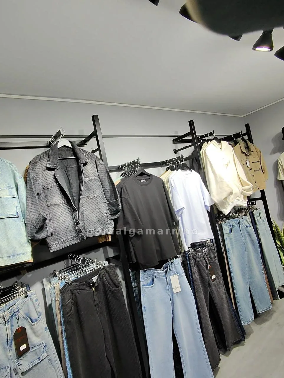 Tienda de jeans, polos y moda streetwear para hombre · Ropa y Moda · Ropa para hombre — foto 1