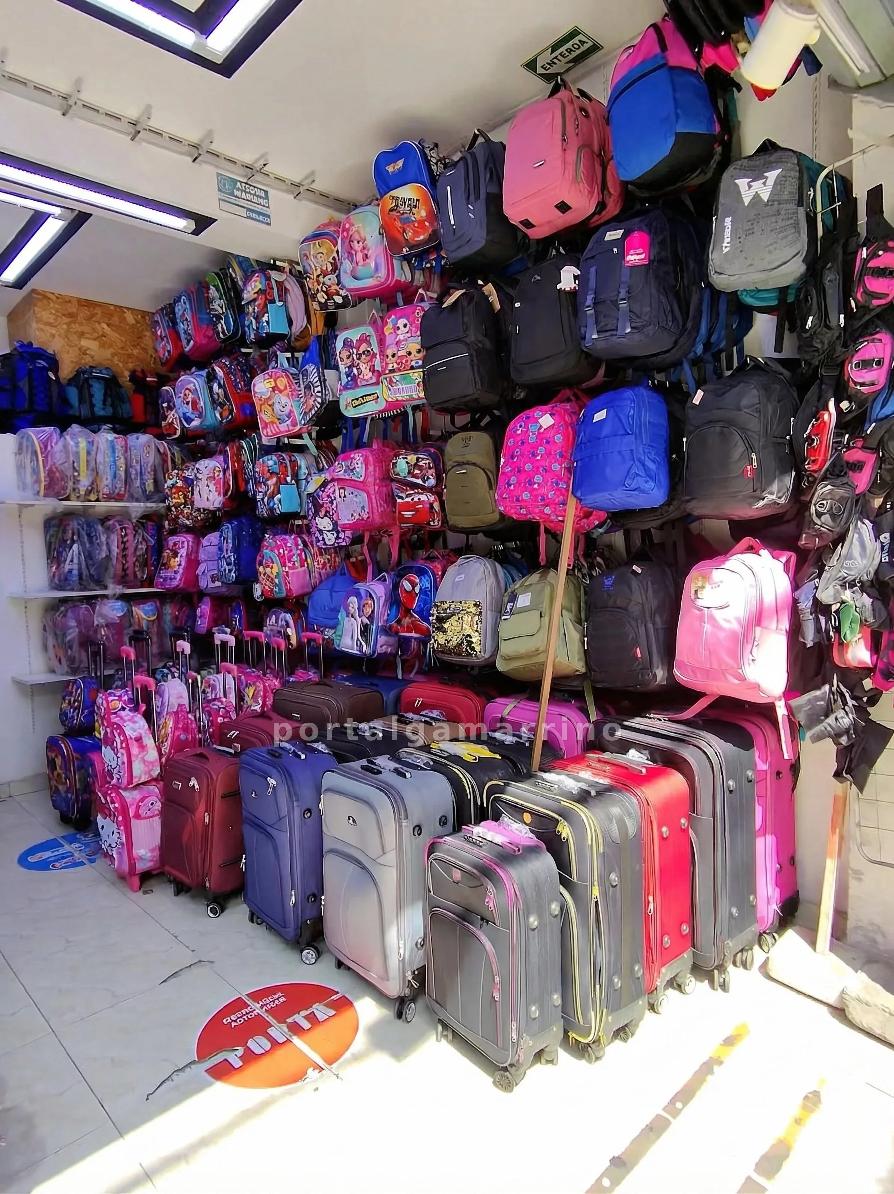 Tienda de mochilas, maletas y loncheras — Jr Agustín Gamarra 1107
