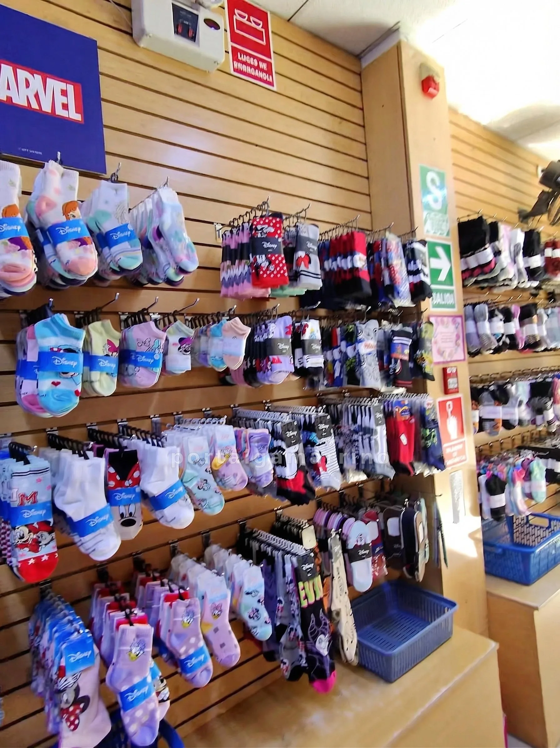 Tienda de Medias y Calcetines para Dama, Hombre y Niños · Ropa y Moda · Ropa Interior — foto 2
