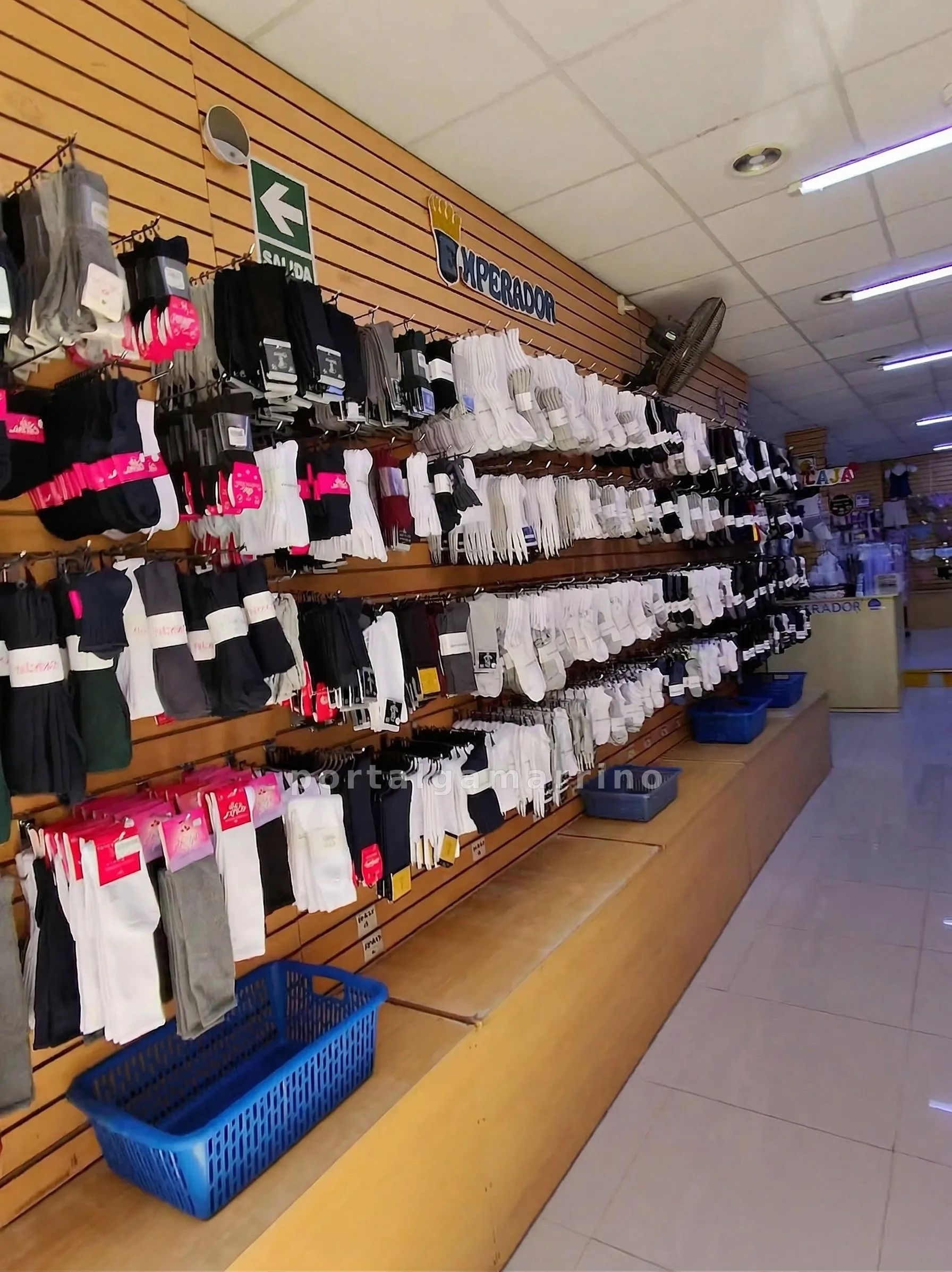 Tienda de Medias y Calcetines para Dama, Hombre y Niños · Ropa y Moda · Ropa Interior — foto 3
