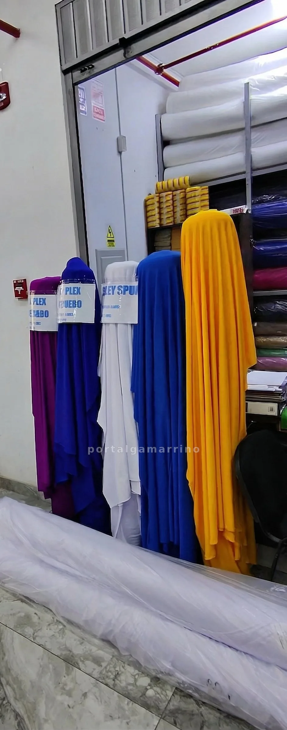 Tienda de telas y textiles al por mayor · Telas · Tejido de Punto — foto 2