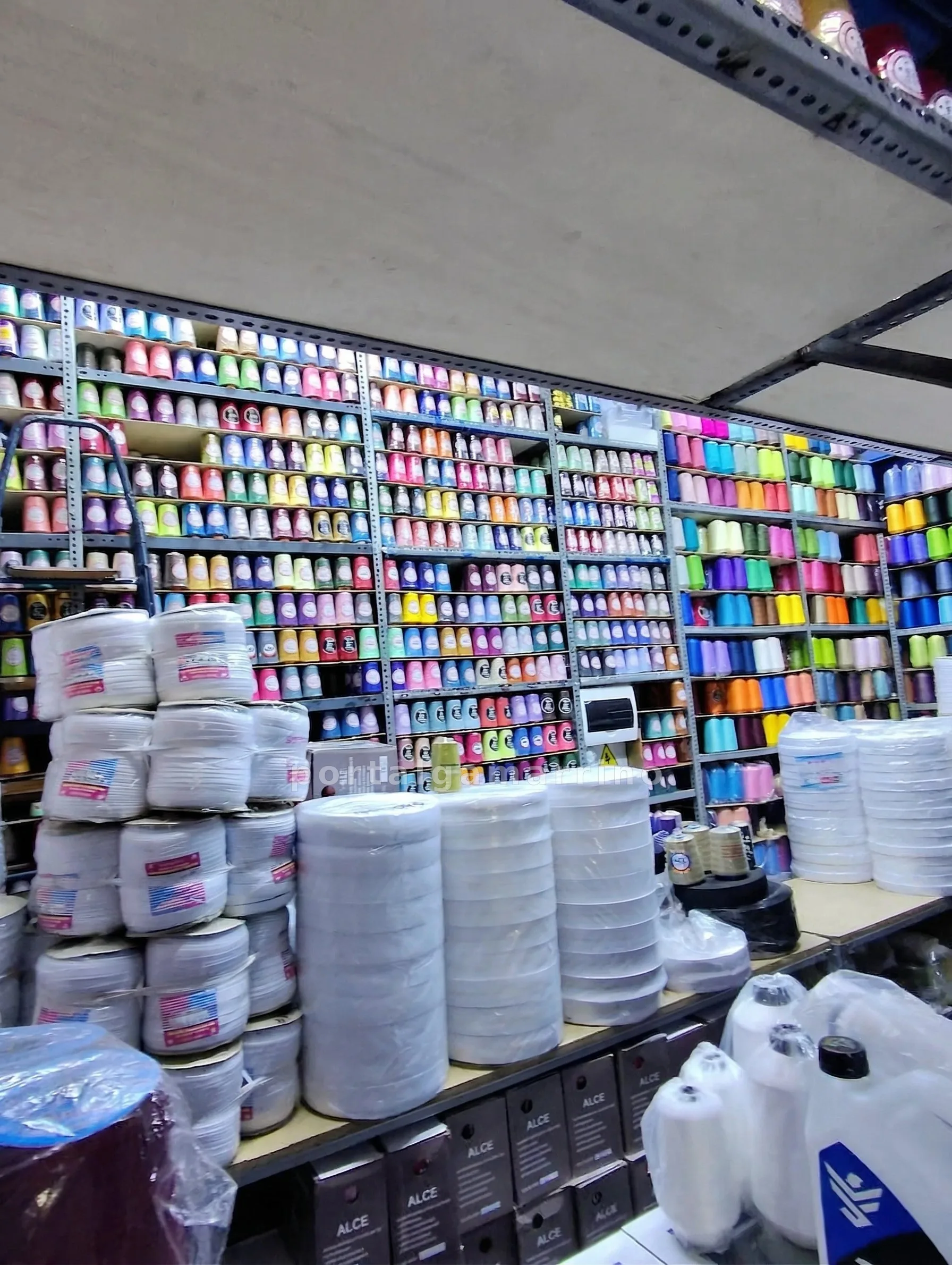 Tienda de Hilos y Elásticos Textiles · Insumos para confección · Hilos/Cintas — foto 3