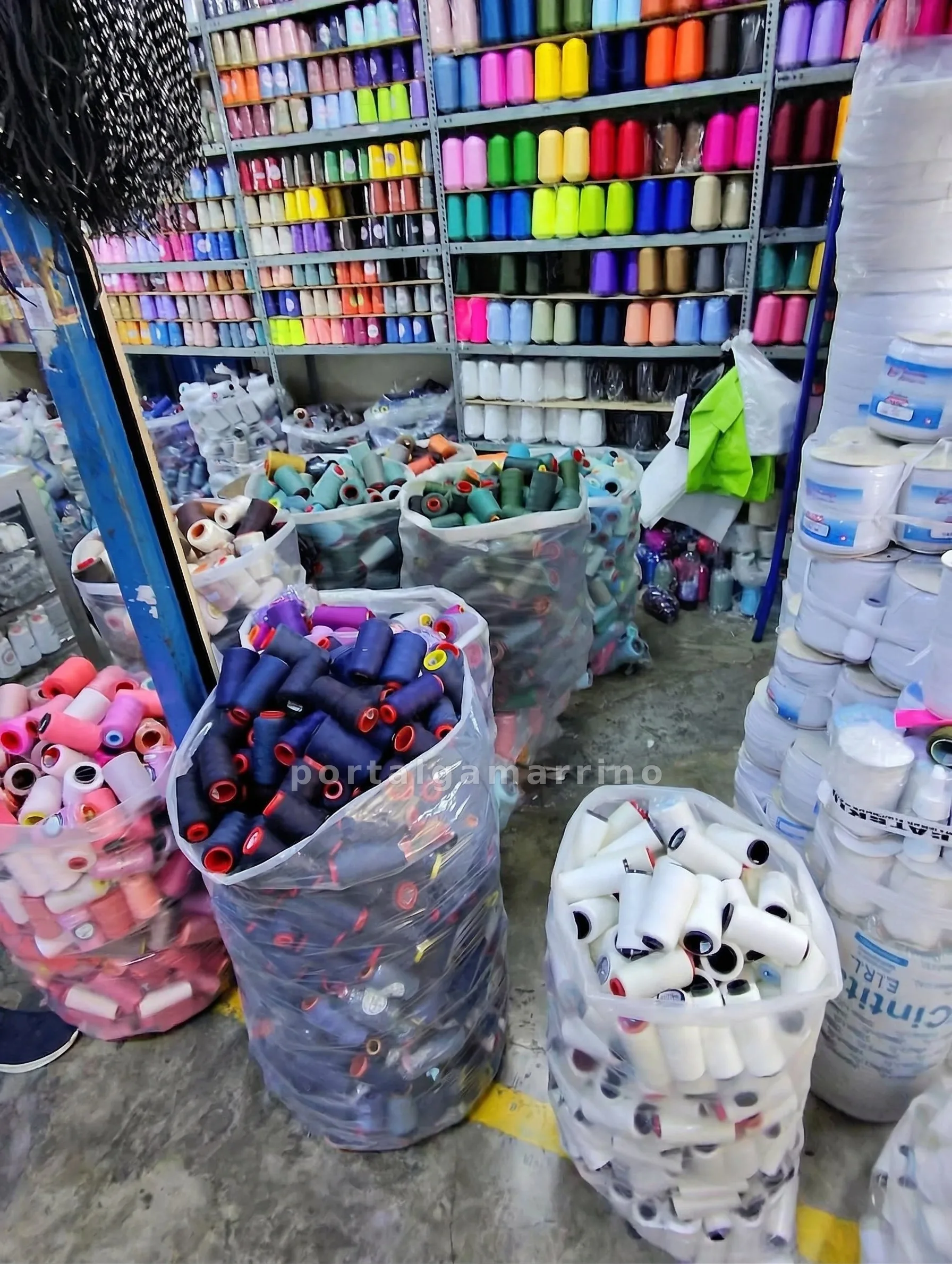 Tienda de Hilos de Confección y Cordón Twill · Insumos para confección · Hilos/Cintas — foto 3