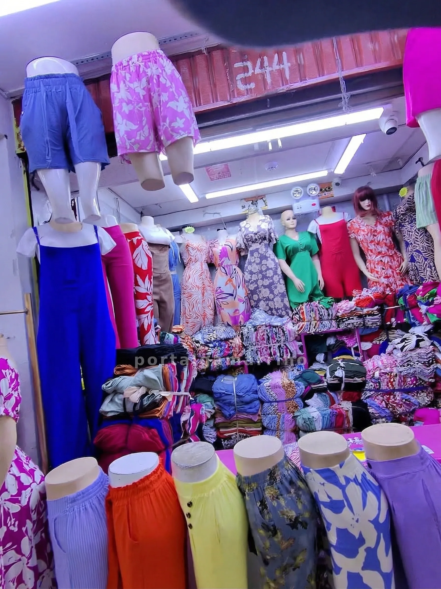 Tienda de ropa femenina de verano y conjuntos casuales · Ropa y Moda · Ropa para mujer — foto 1