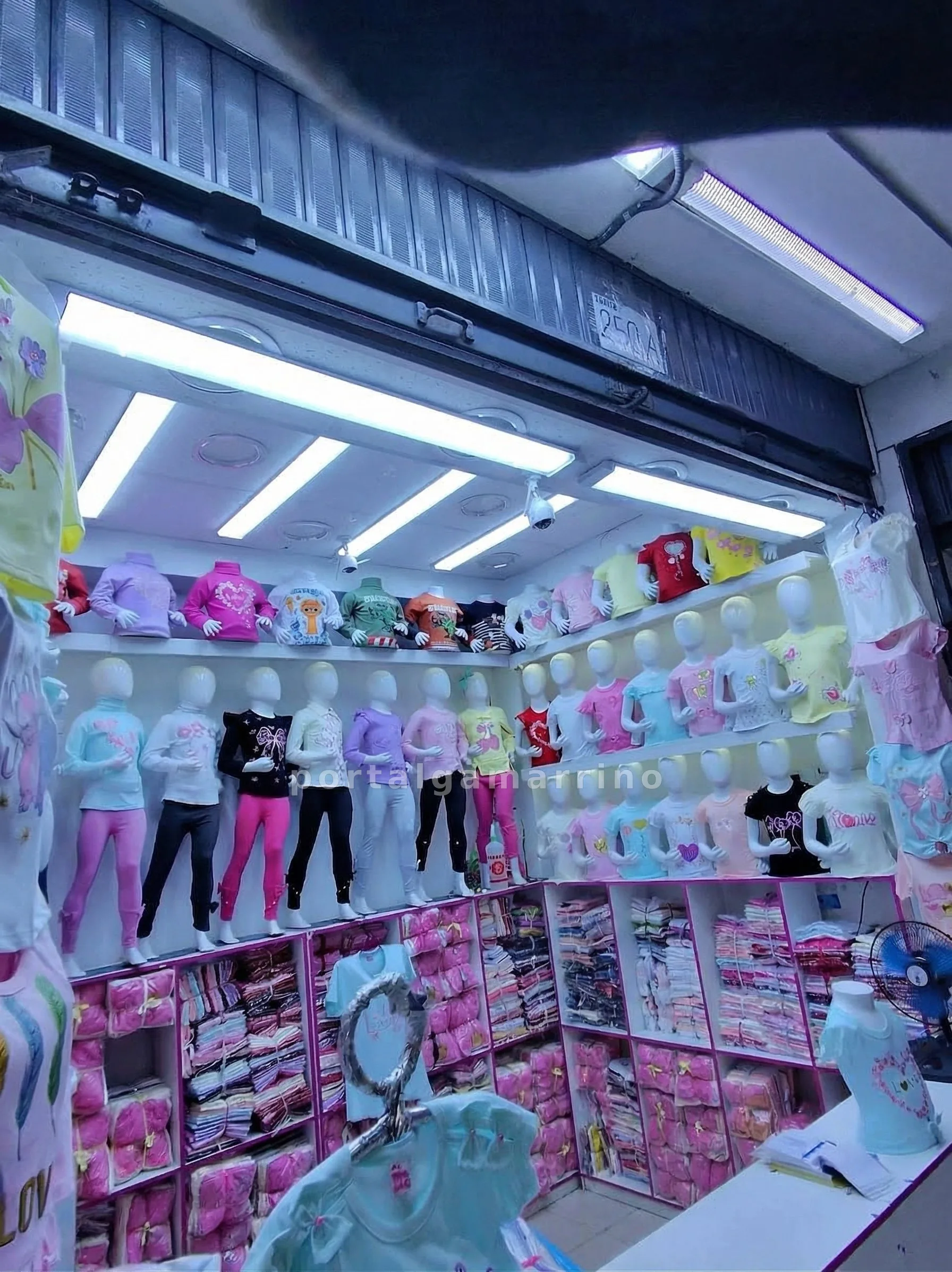 Tienda de ropa infantil para niña con polos y leggings · Ropa Infantil · Ropa para Niñas — foto 1