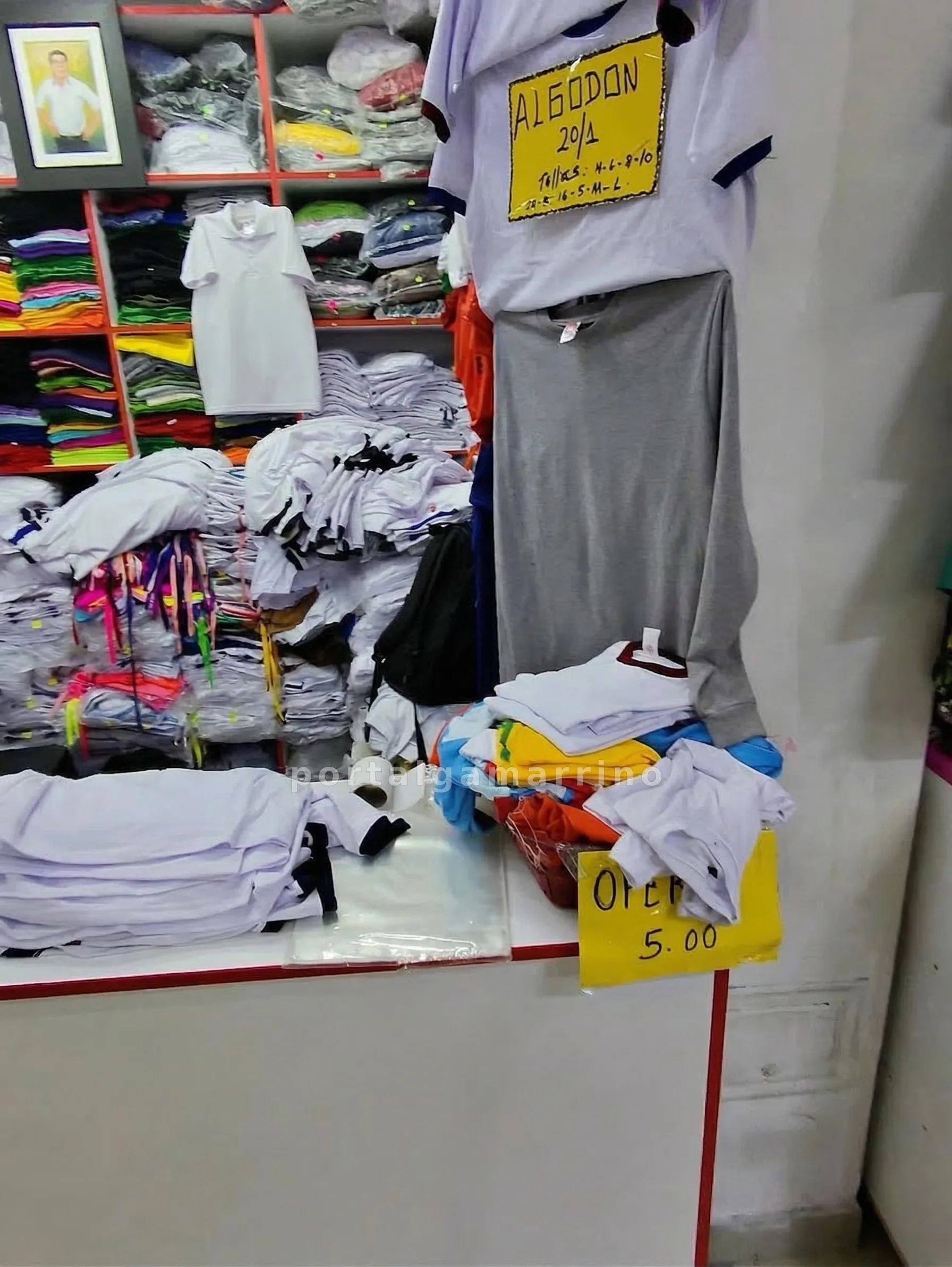 Tienda de Ropa Escolar y Polos Básicos · Merchandising · Polos Básicos — foto 2