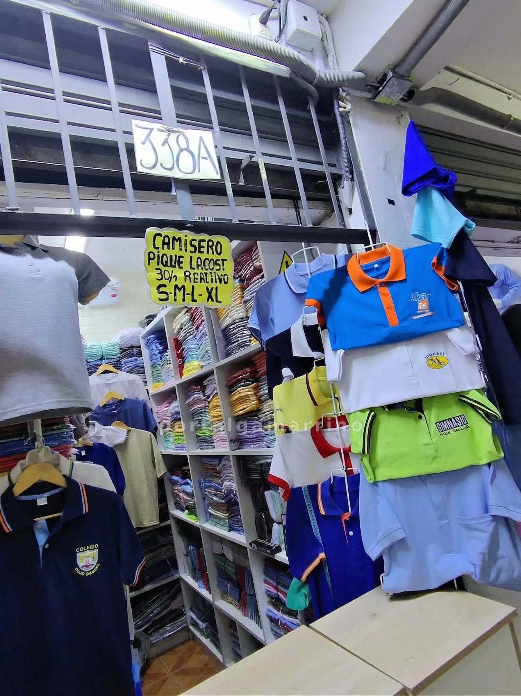 Tienda de Camiseros Piqué y Polos Uniformados — Galería Aviación