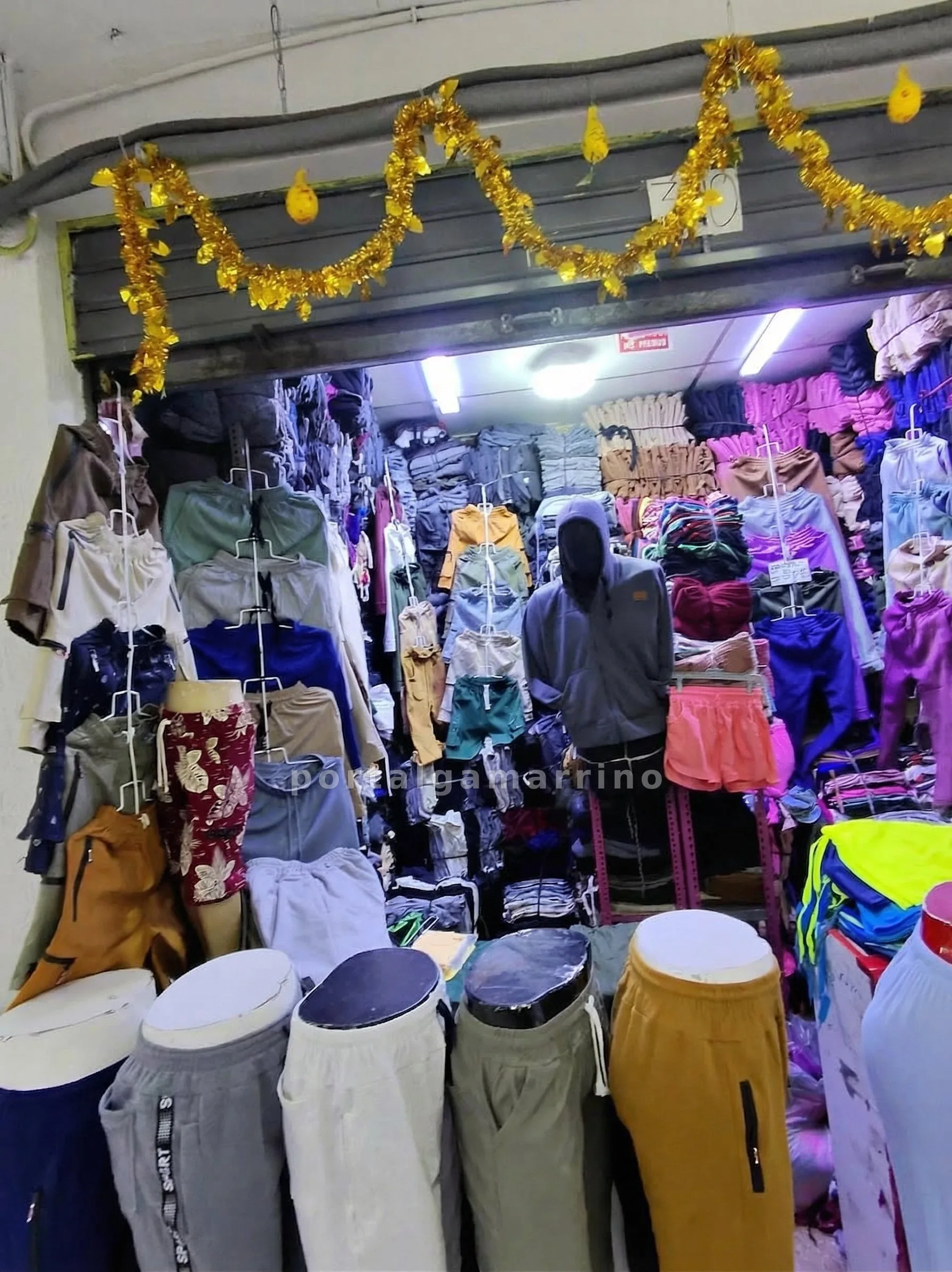 Tienda de Buzos y Shorts Deportivos · Ropa y Moda · Ropa Deportiva — foto 1