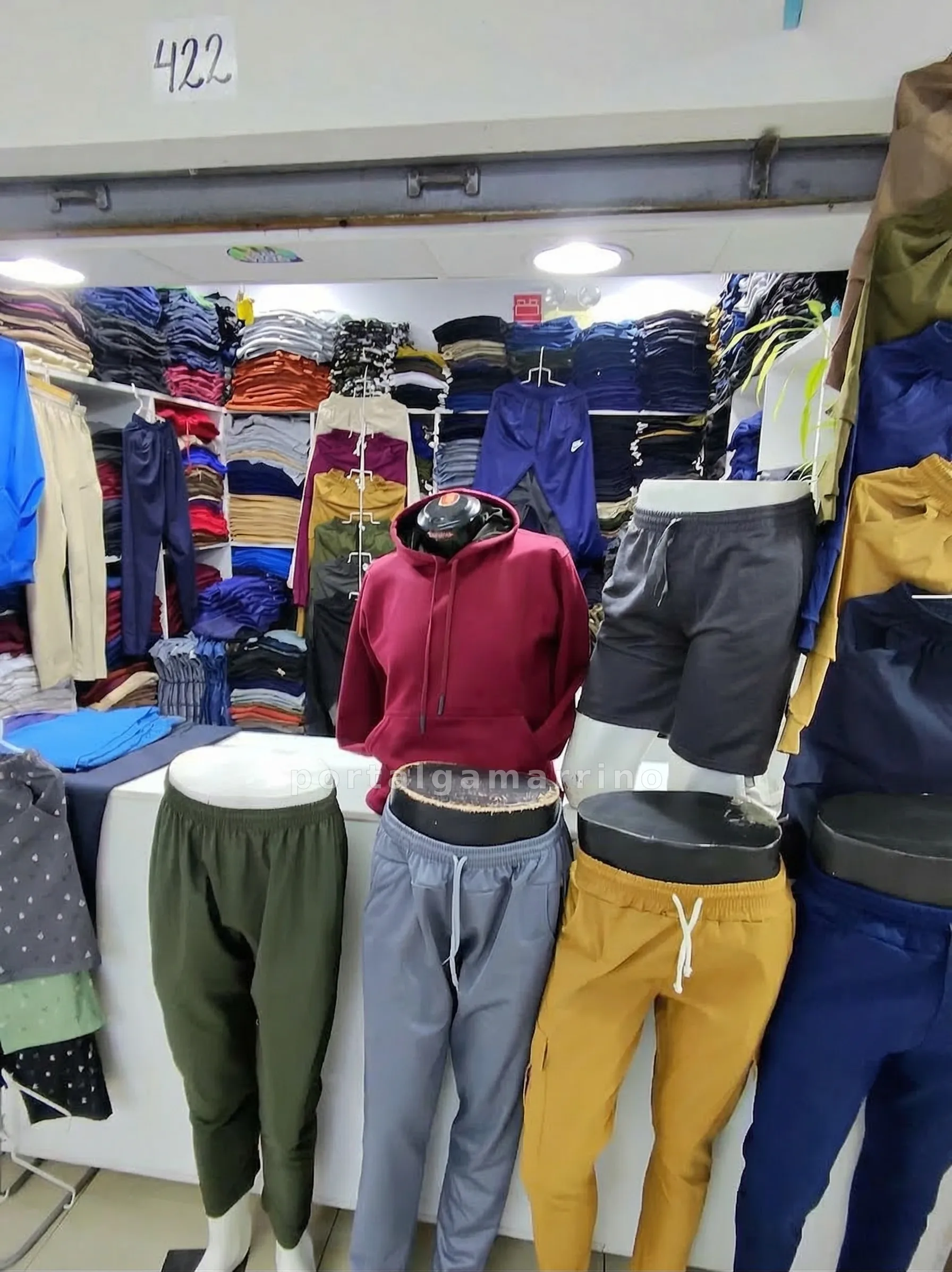 Tienda de Buzos, Hoodies y Shorts Deportivos · Ropa y Moda · Ropa Deportiva — foto 1