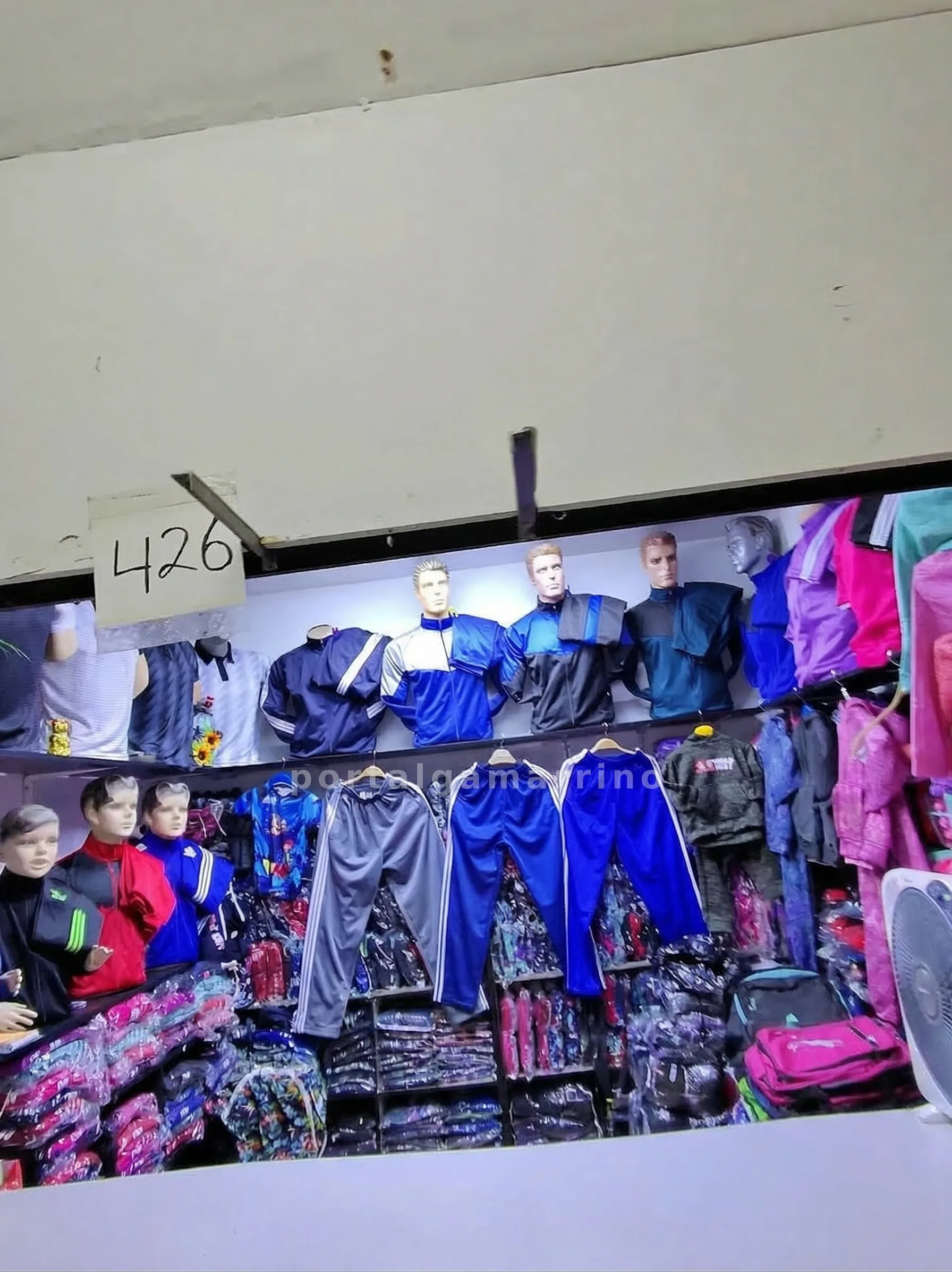 Tienda de Buzos y Conjuntos Deportivos para Niños y Niñas · Ropa y Moda · Ropa Deportiva — foto 1