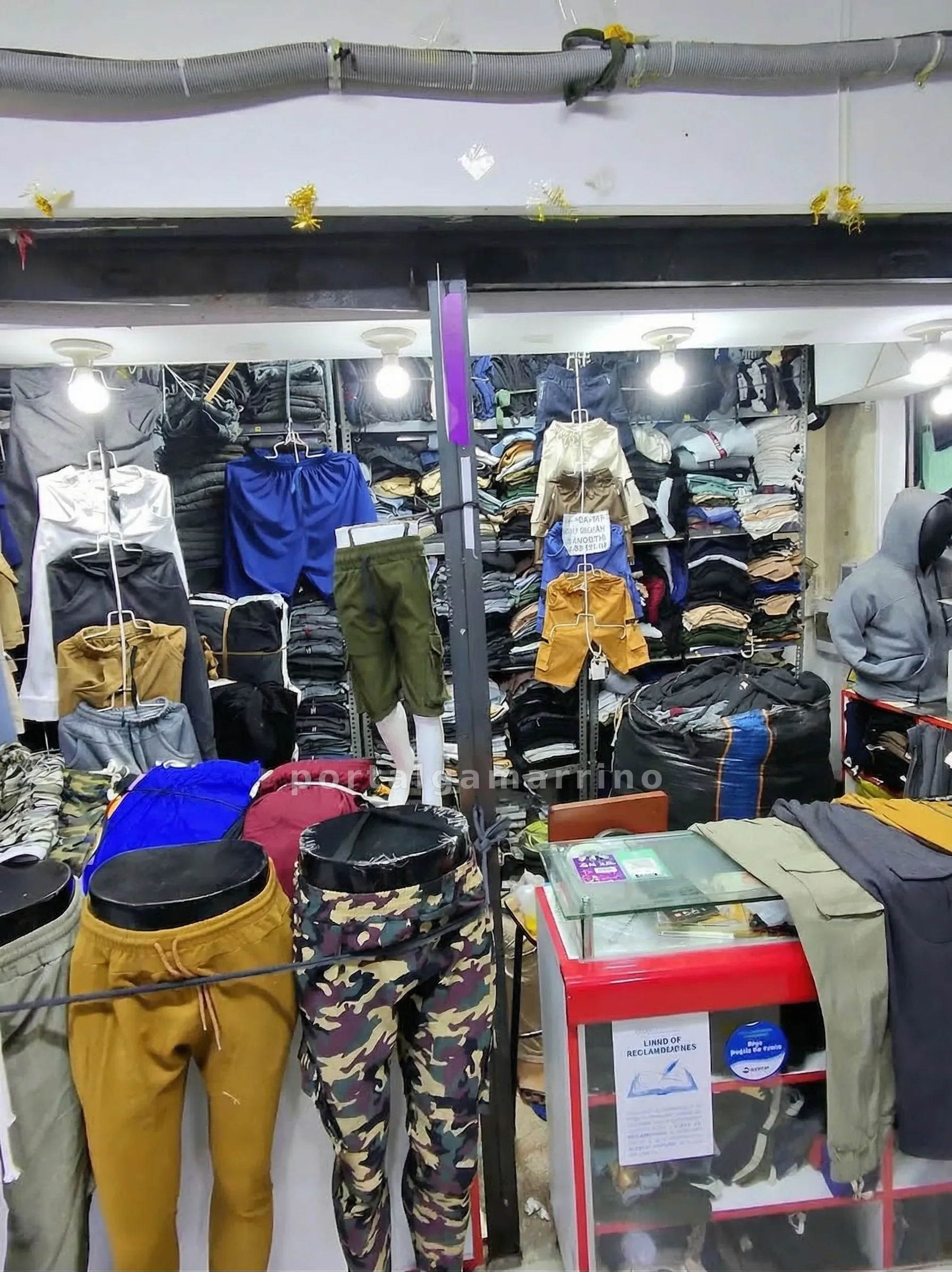 Tienda de Buzos y Pantalones Casual-Deportivos · Ropa y Moda · Ropa para hombre — foto 1