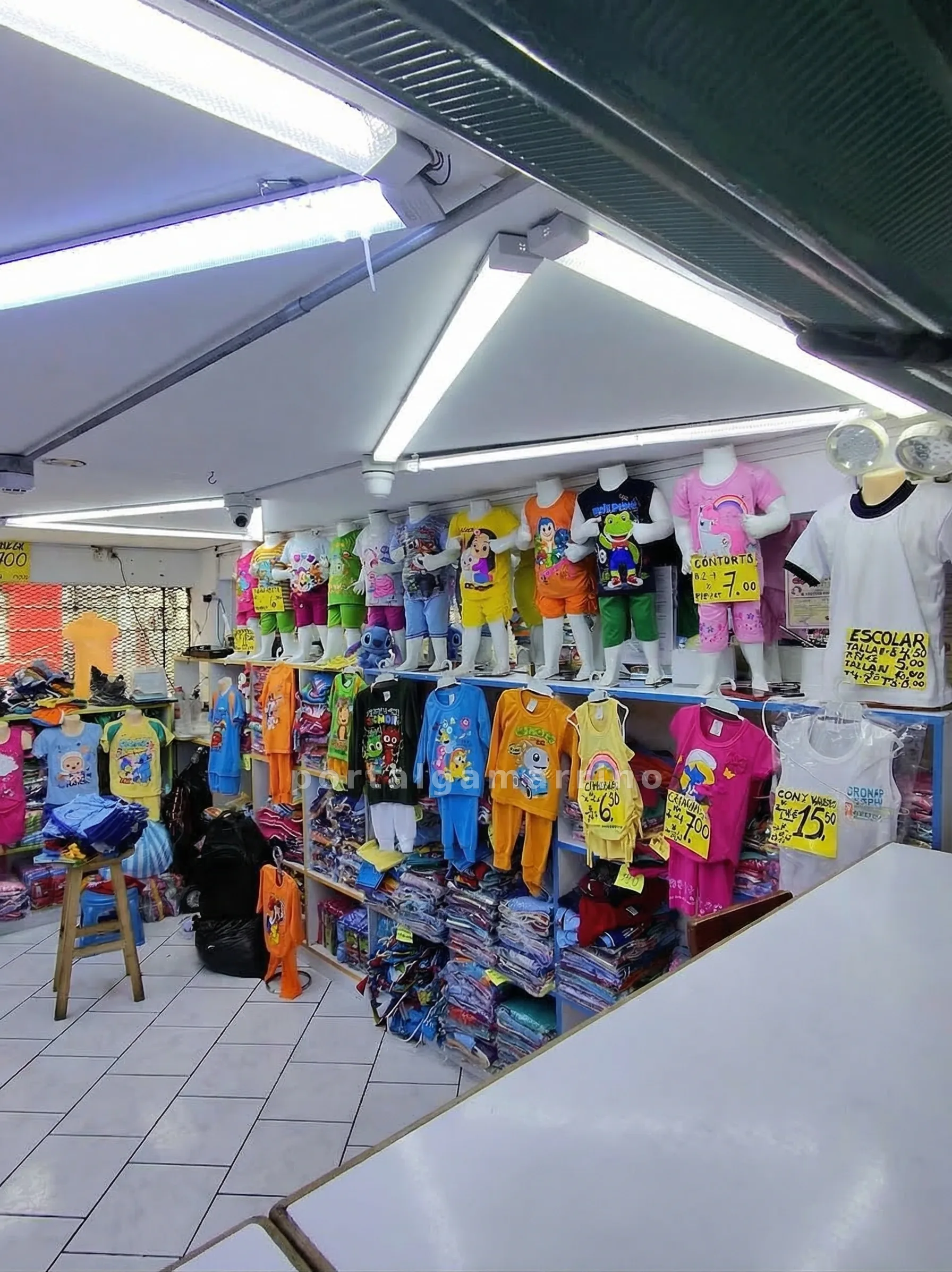 Tienda de Ropa Infantil y Escolar · Ropa y Moda · Ropa para Niños y Niñas — foto 1