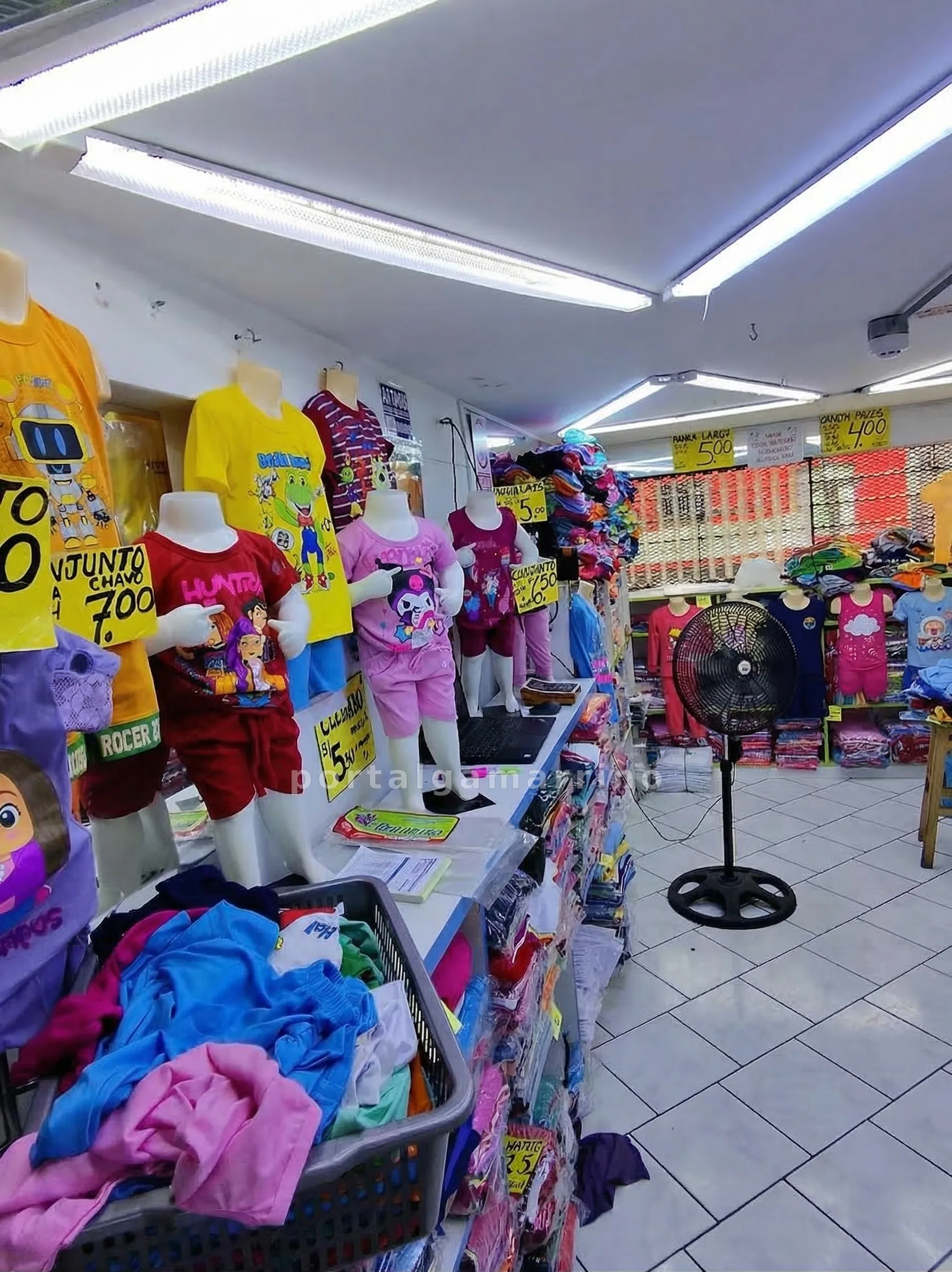 Tienda de Ropa Infantil y Escolar · Ropa y Moda · Ropa para Niños y Niñas — foto 2