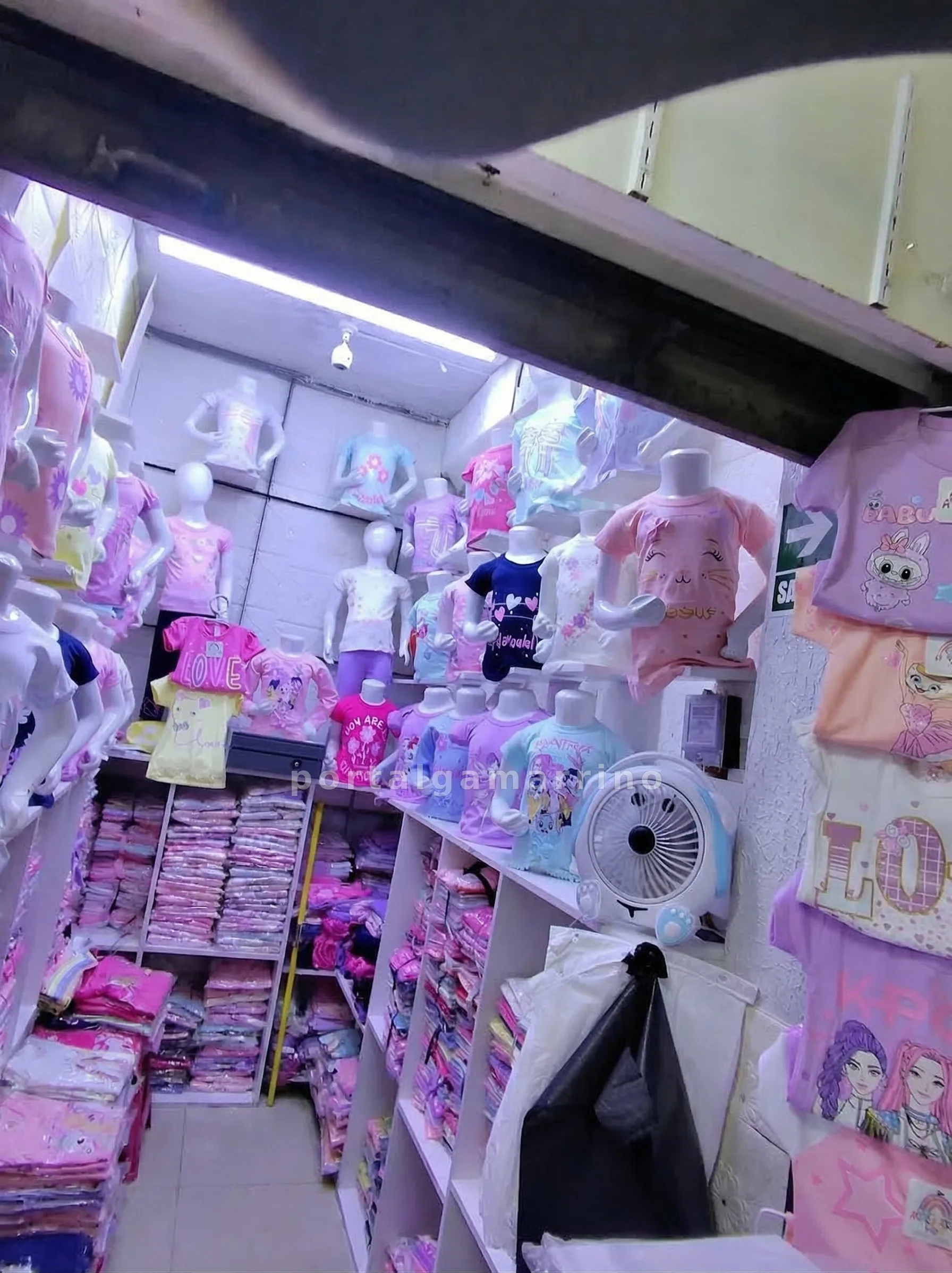 Stand de Ropa Infantil para Niña · Ropa y Moda · Ropa para Niñas — foto 3