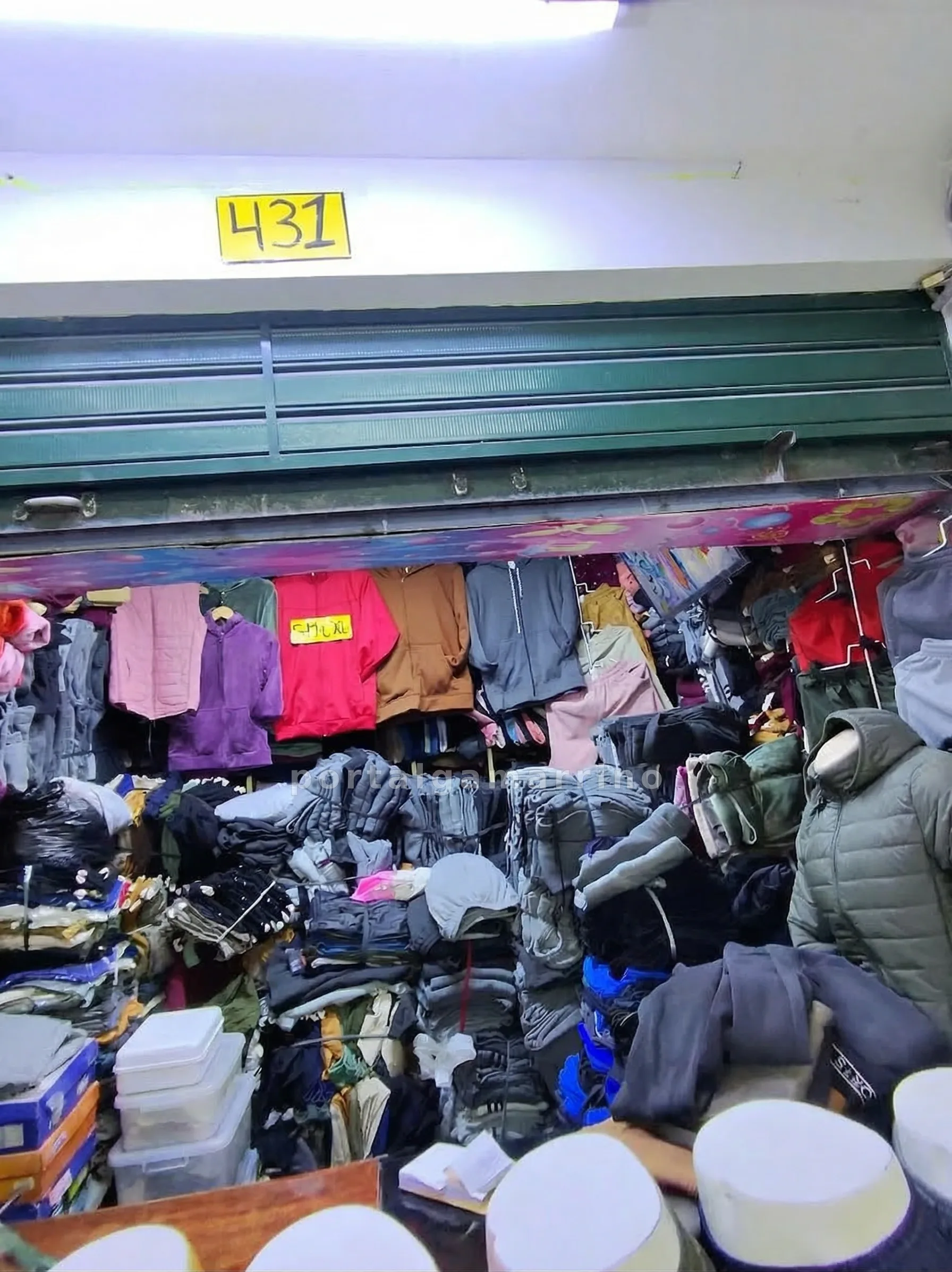 Tienda de Buzos, Poleras y Casacas Acolchadas · Ropa y Moda · Ropa para Hombre y Mujer — foto 1