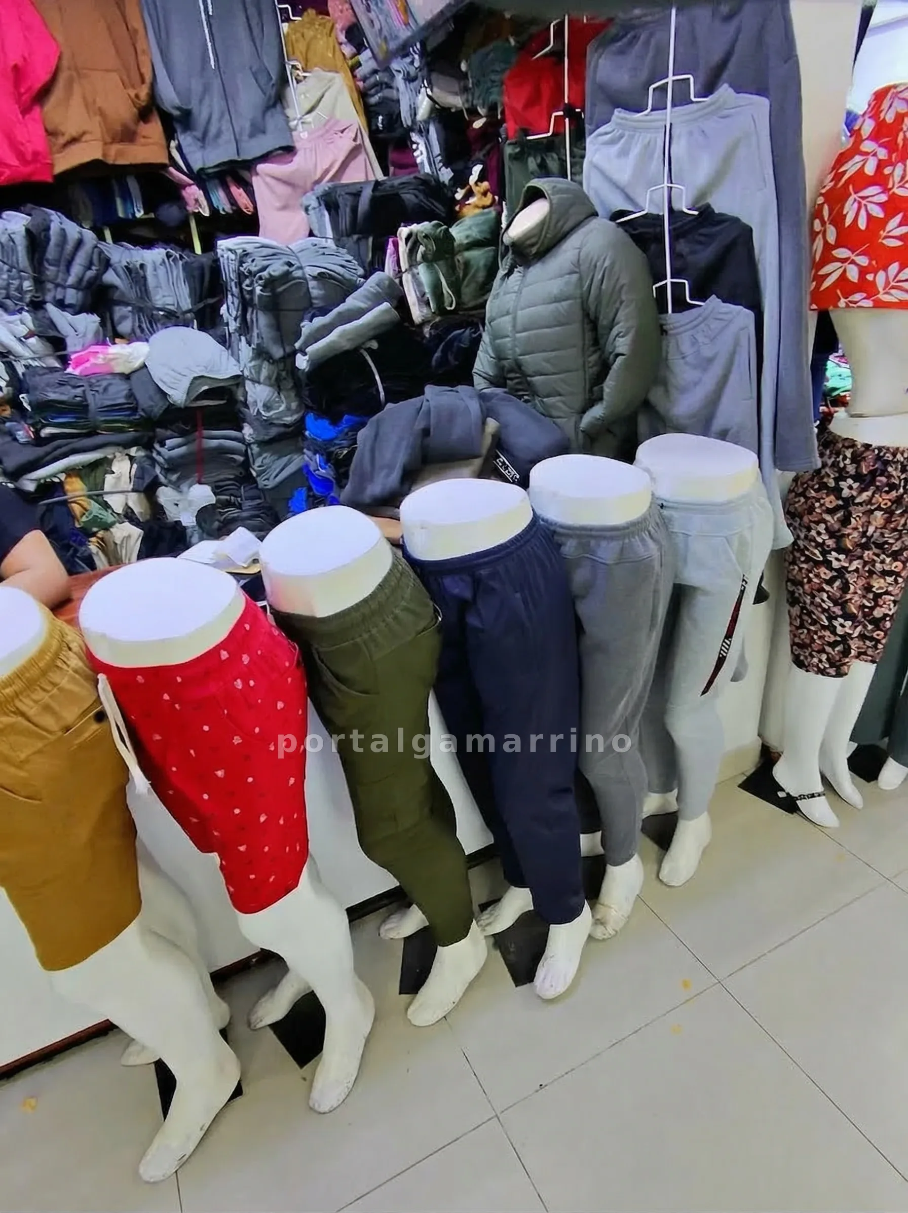 Tienda de Buzos, Poleras y Casacas Acolchadas · Ropa y Moda · Ropa para Hombre y Mujer — foto 2