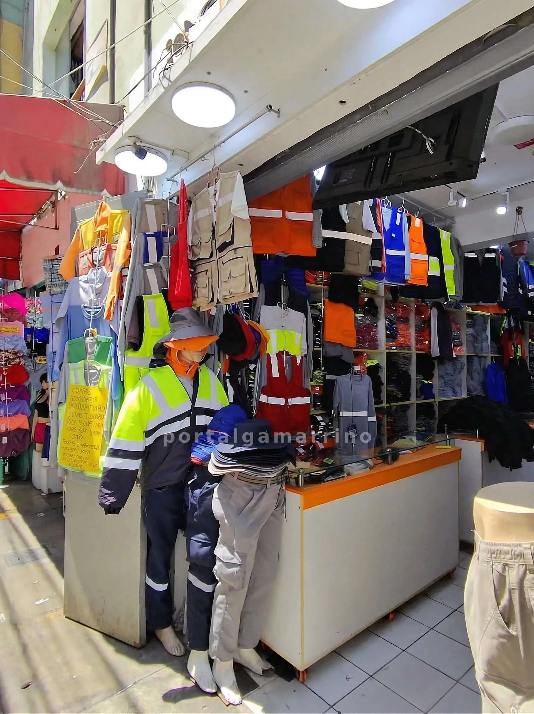 Tienda de Uniformes Industriales y Ropa de Seguridad · Uniformes y ropa corporativa · Ropa industrial y de seguridad — foto 3