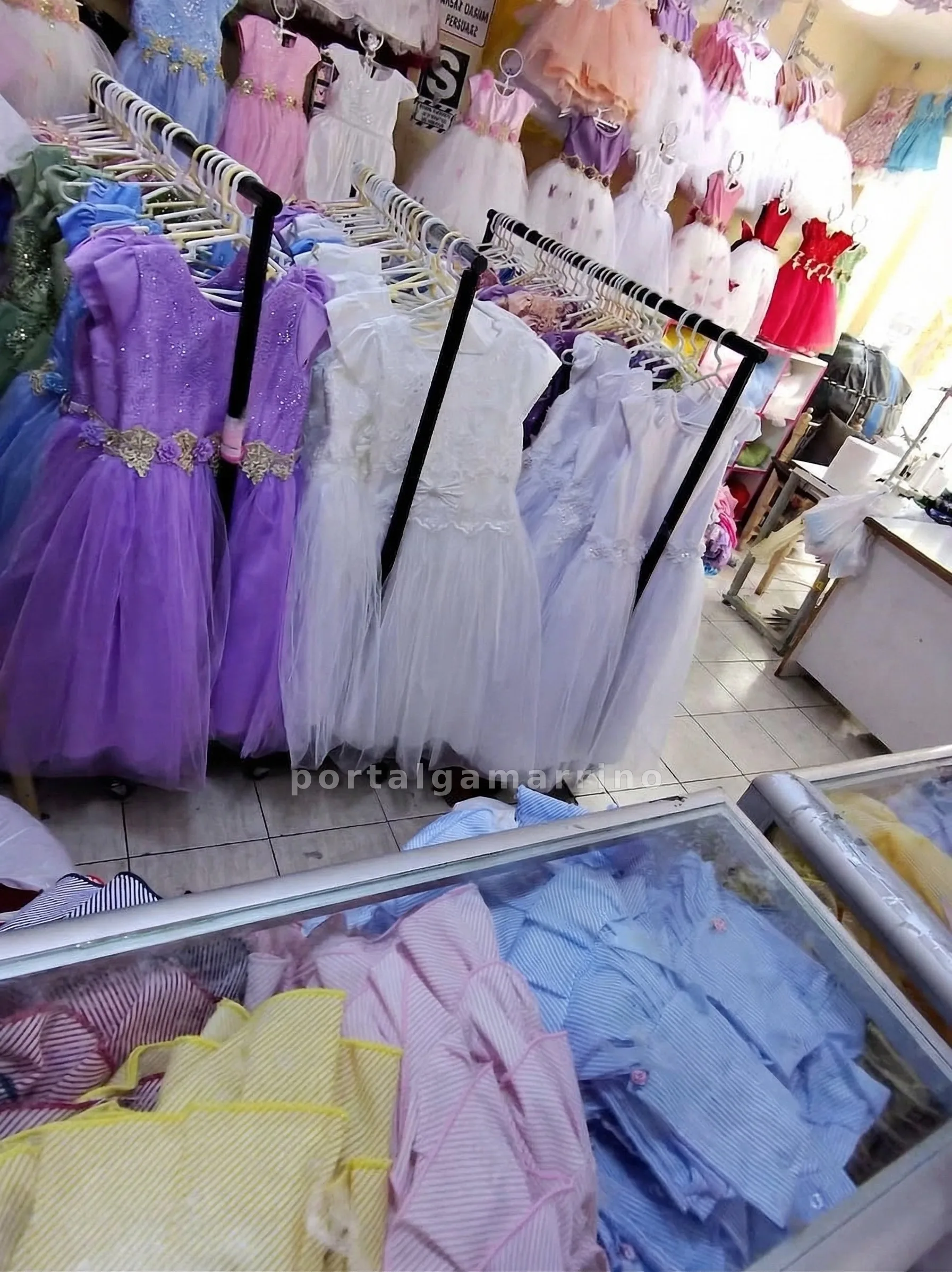 Tienda de Vestidos de Fiesta y Bautizo para Niña — Galería Brisas