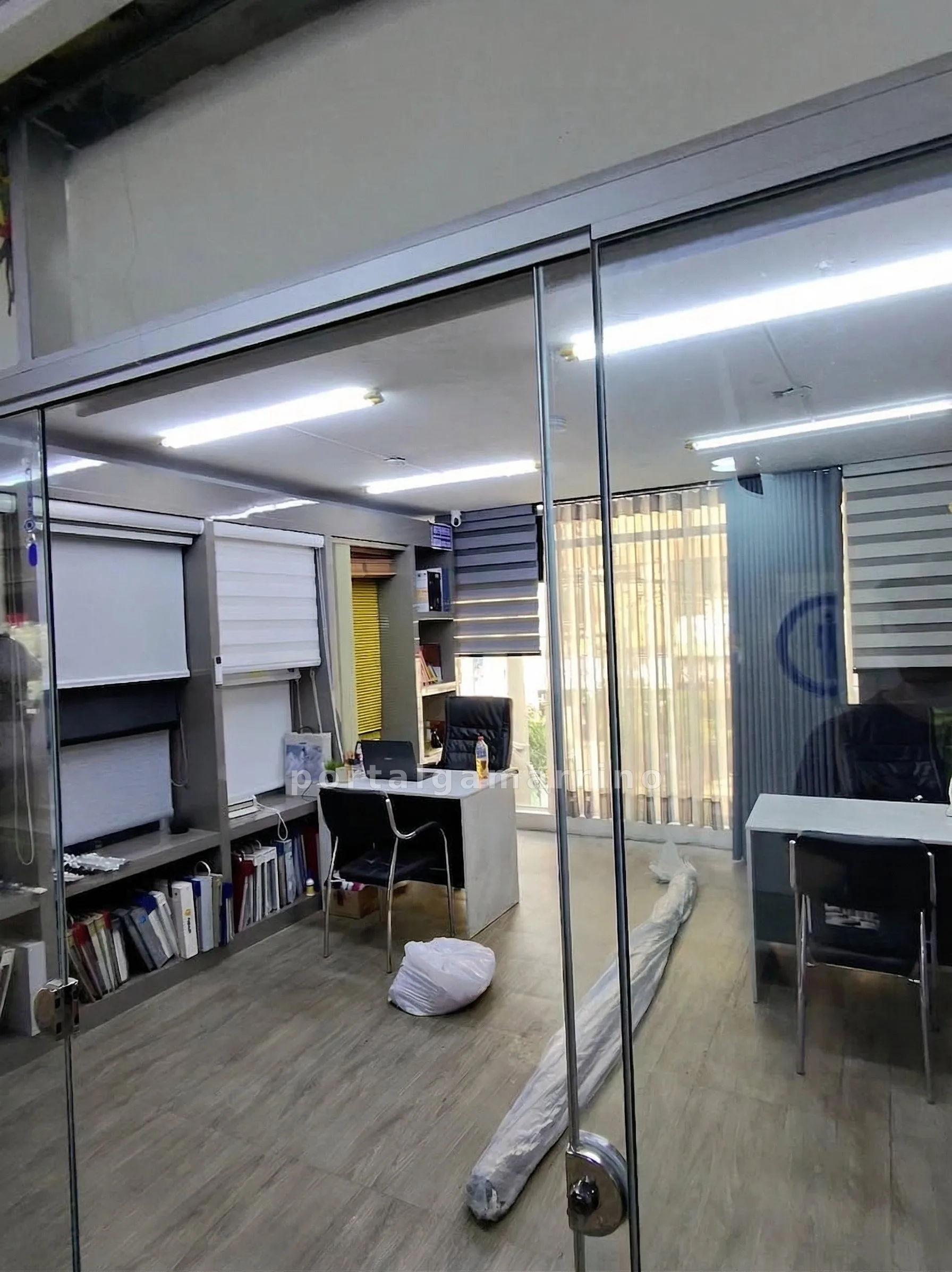 Tienda de Cortinas y Persianas — Galería Brisas