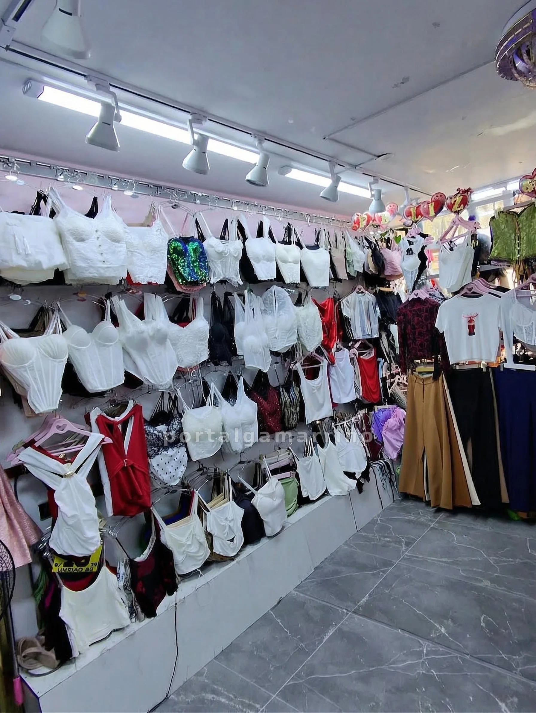 Tienda de Ropa Femenina con Tops y Vestidos de Fiesta · Ropa y Moda · Tops y Corsets — foto 2