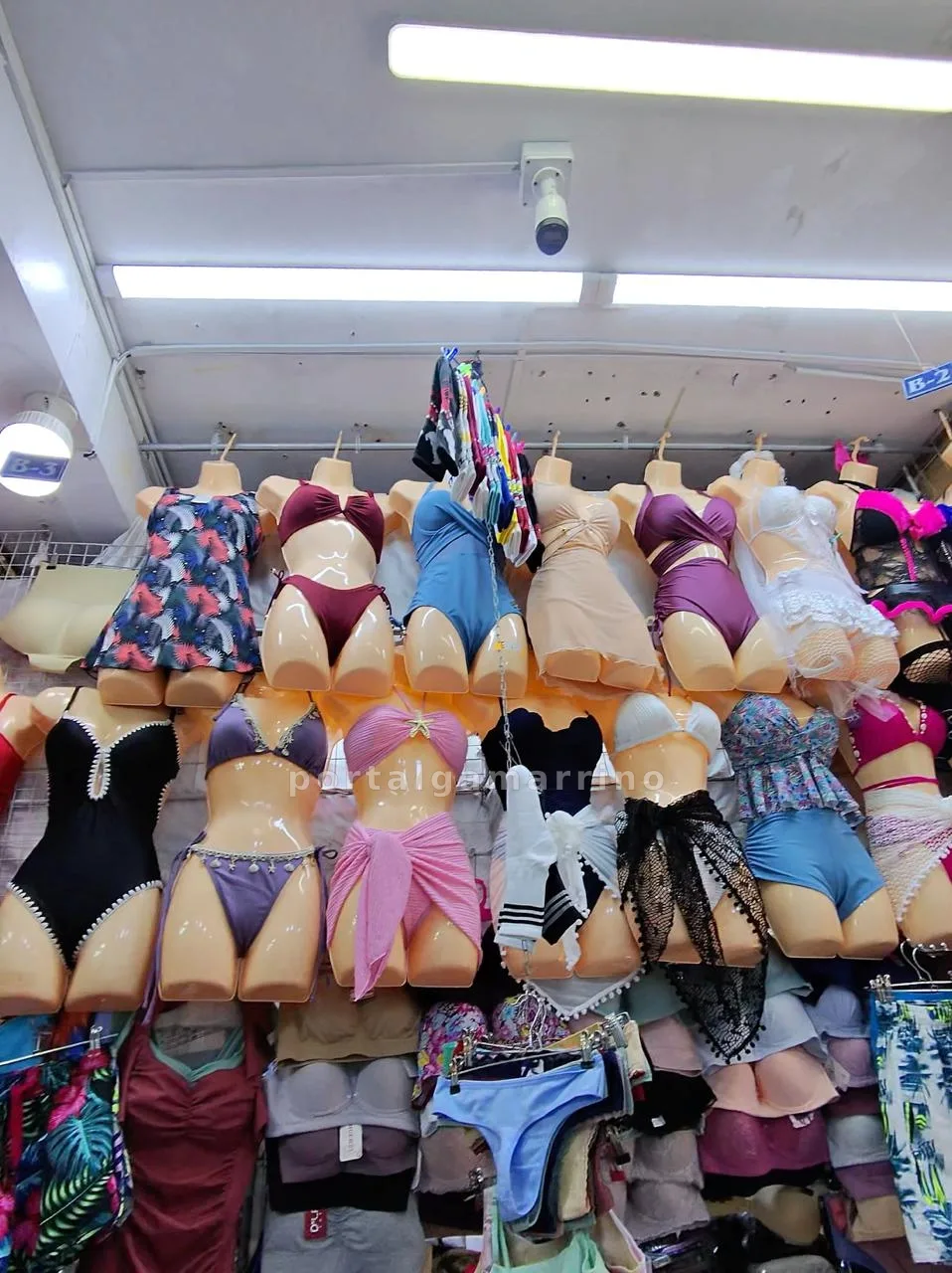 Tienda de Ropa de Playa · Ropa y Moda · Ropa de baño — foto 2
