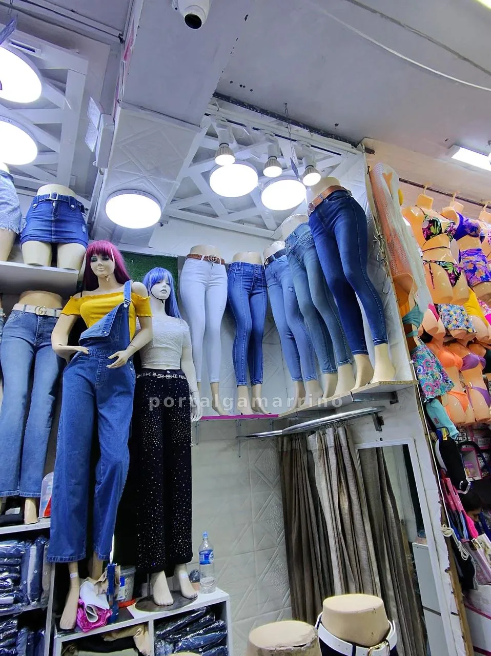 Tienda de Jeans y Shorts de Denim Para Mujer · Ropa y Moda · Ropa para mujer — foto 2