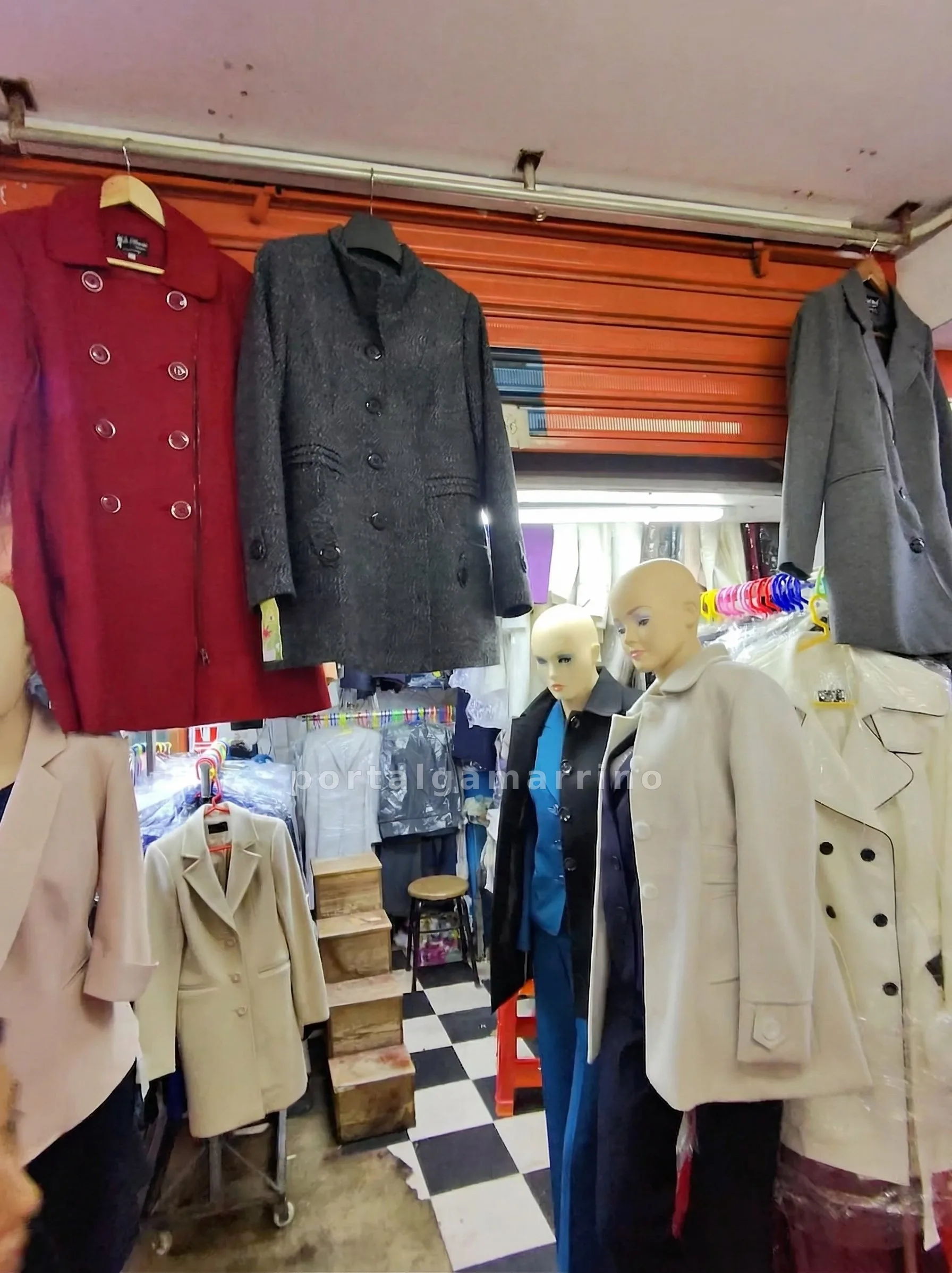 Tienda de abrigos y sacos de vestir para mujer · Ropa y Moda · Ropa para mujer — foto 3