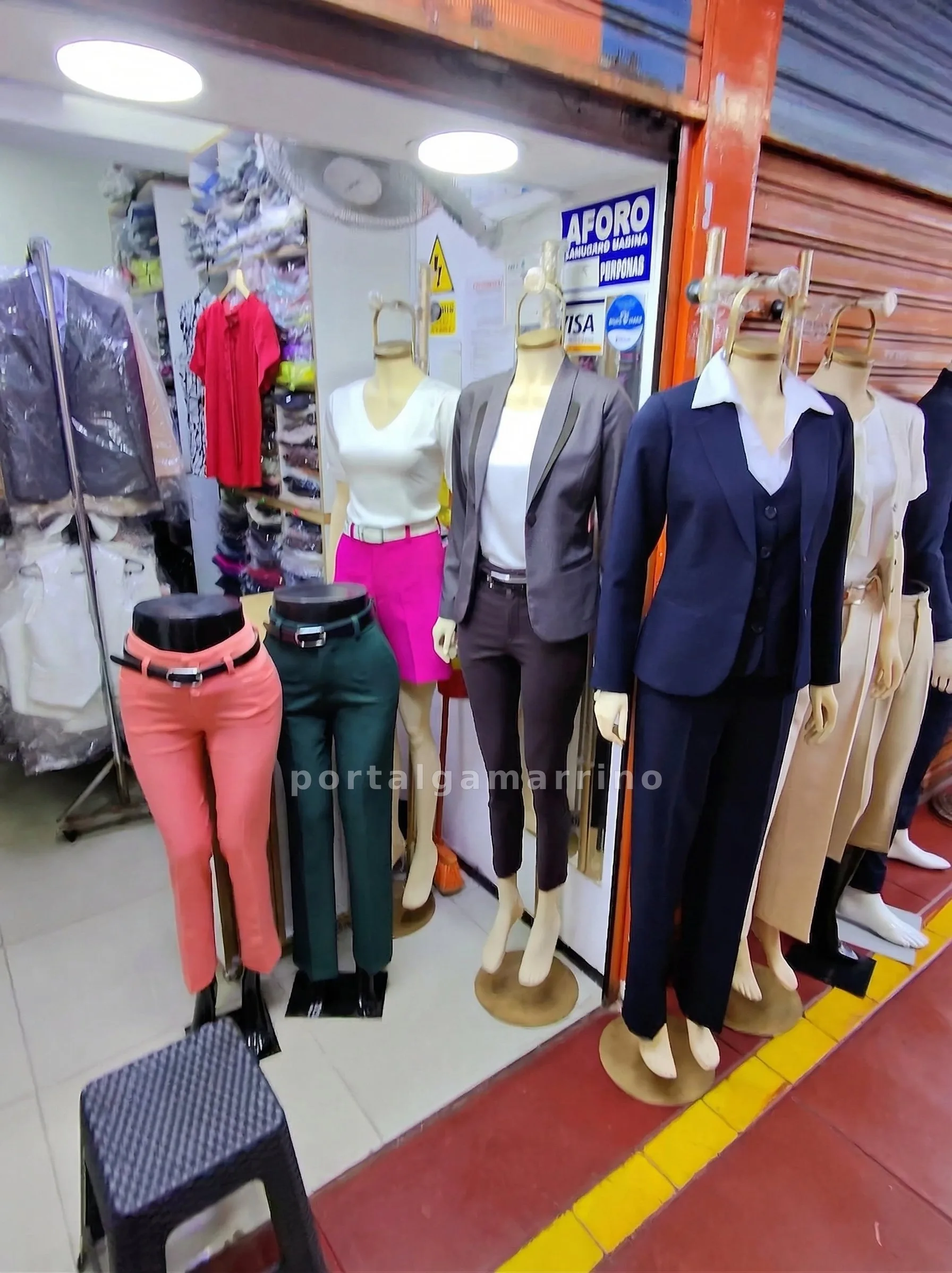 Tienda de sastrería y ropa de vestir para mujer · Ropa y Moda · Ropa para mujer — foto 2