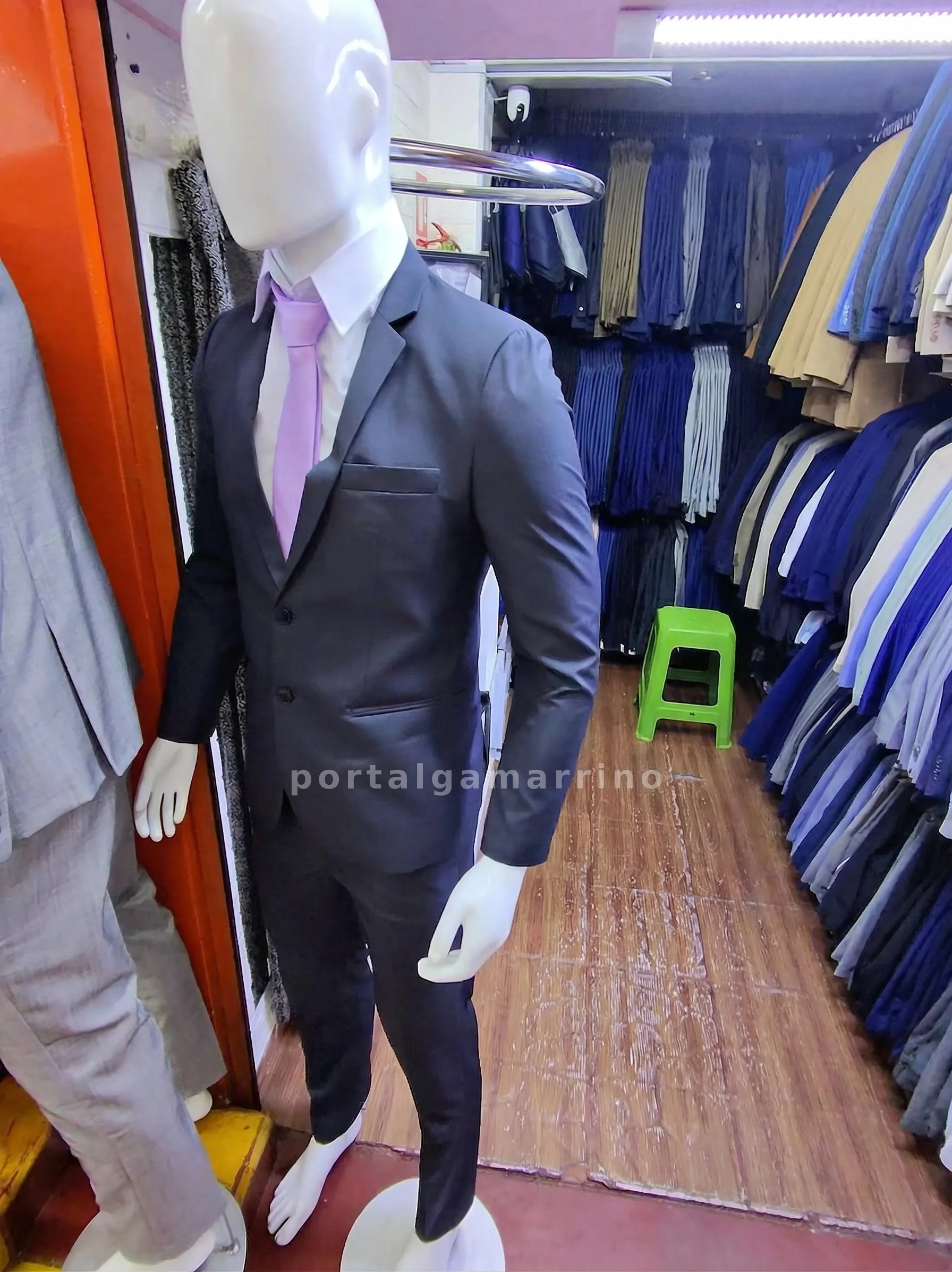 Tienda de ternos y trajes de vestir — Galería El Rey