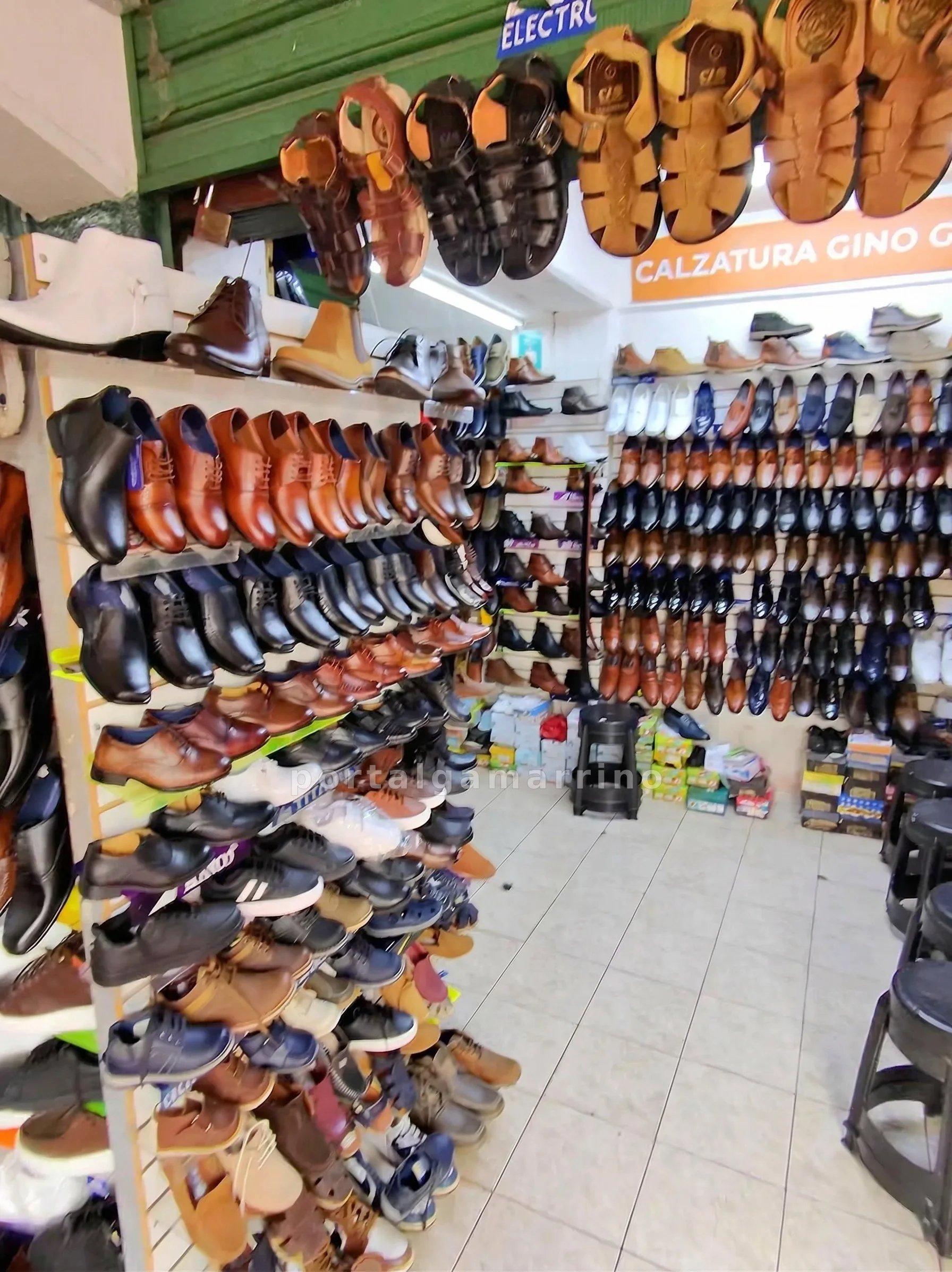 Zapatería de Calzado de Cuero y Vestir para Hombre — Galería El Rey