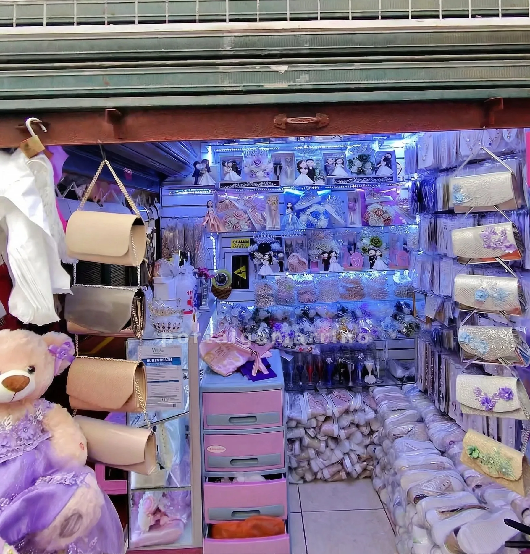 Tienda de accesorios y detalles para novia, quinceañera y ceremonia — Galería El Rey