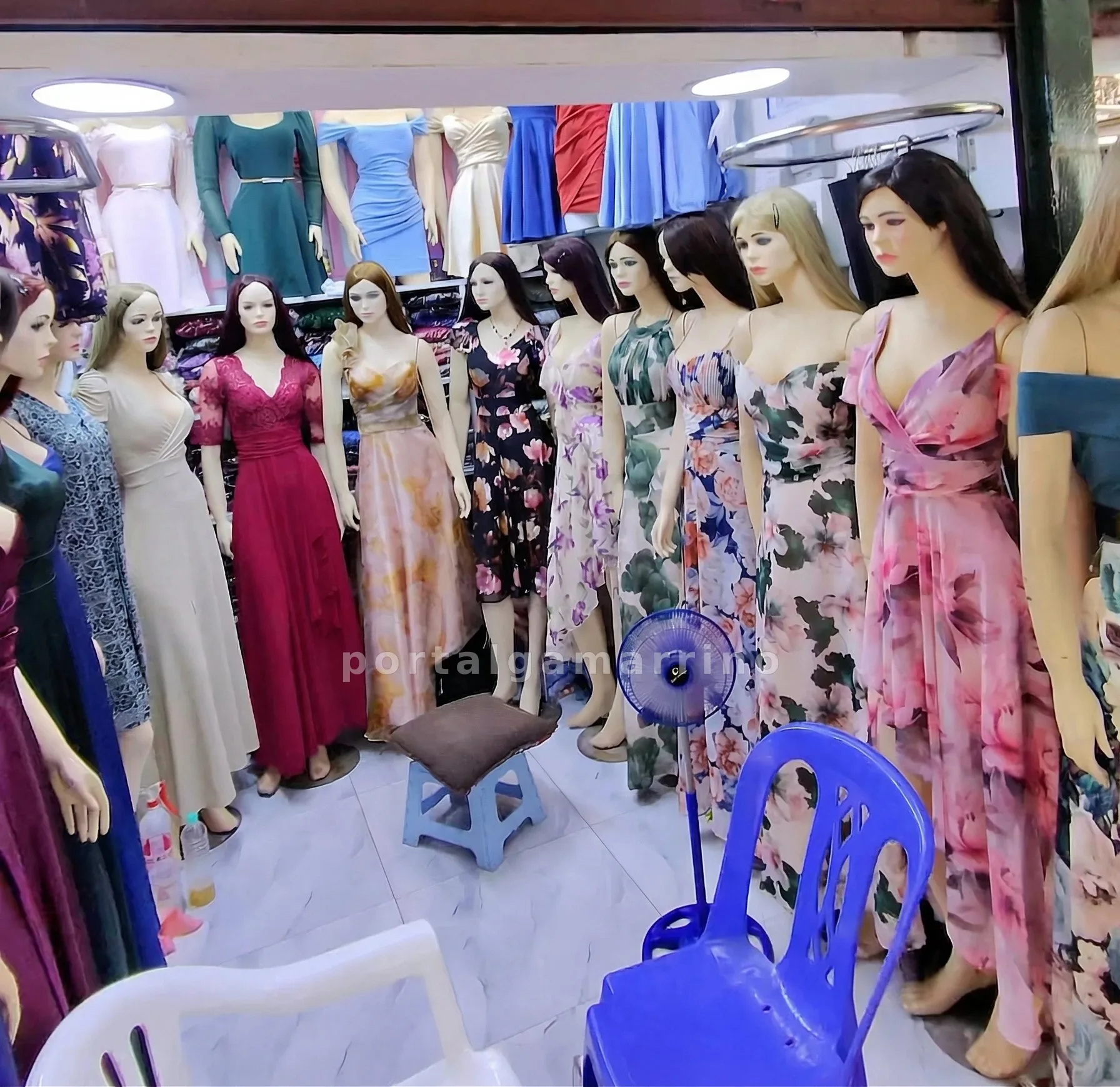 Tienda de vestidos de fiesta y vestidos floreados para mujer · Ropa y Moda · Vestidos — foto 1