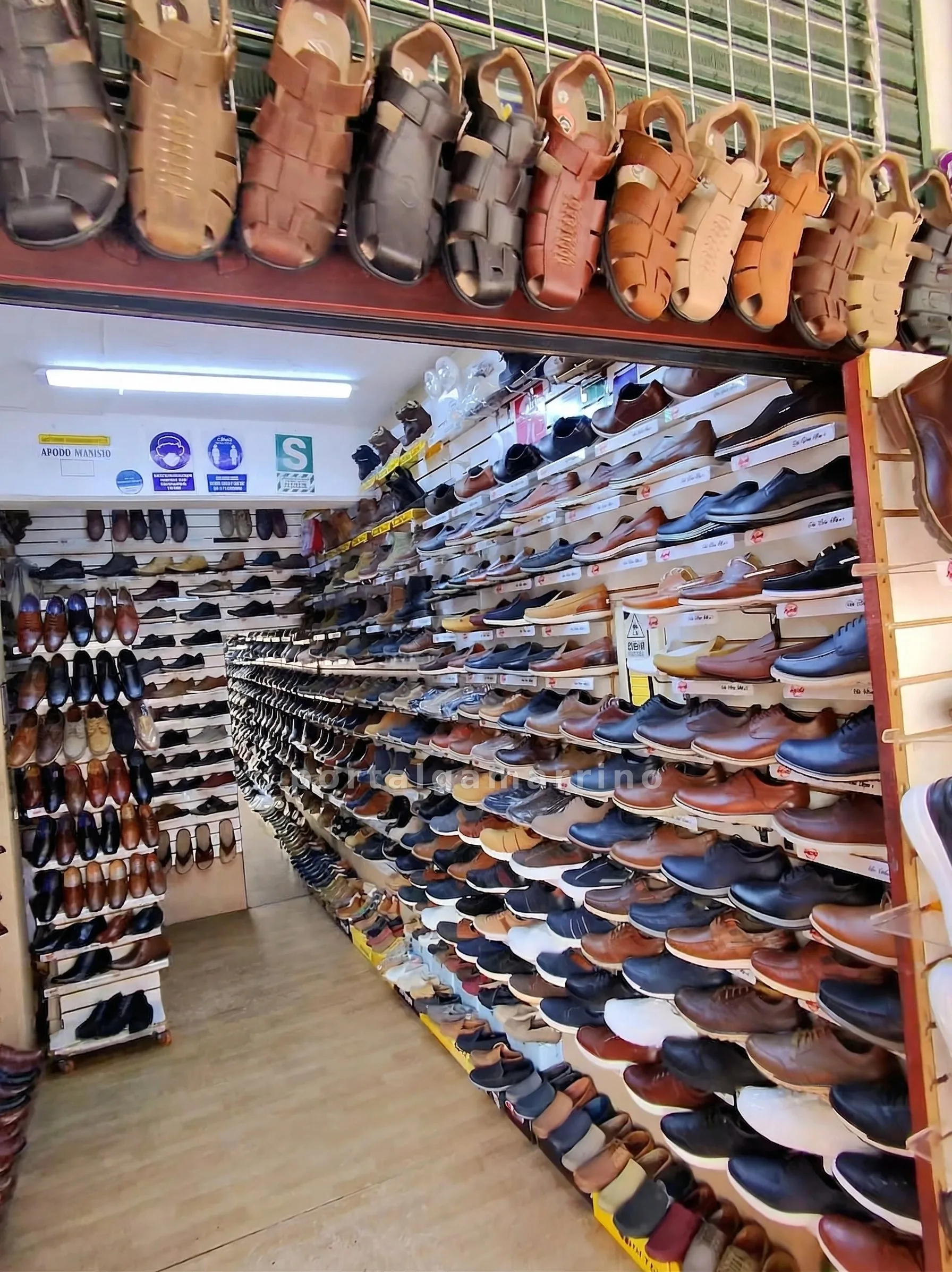 Tienda de Calzado para Hombre — Galería El Rey