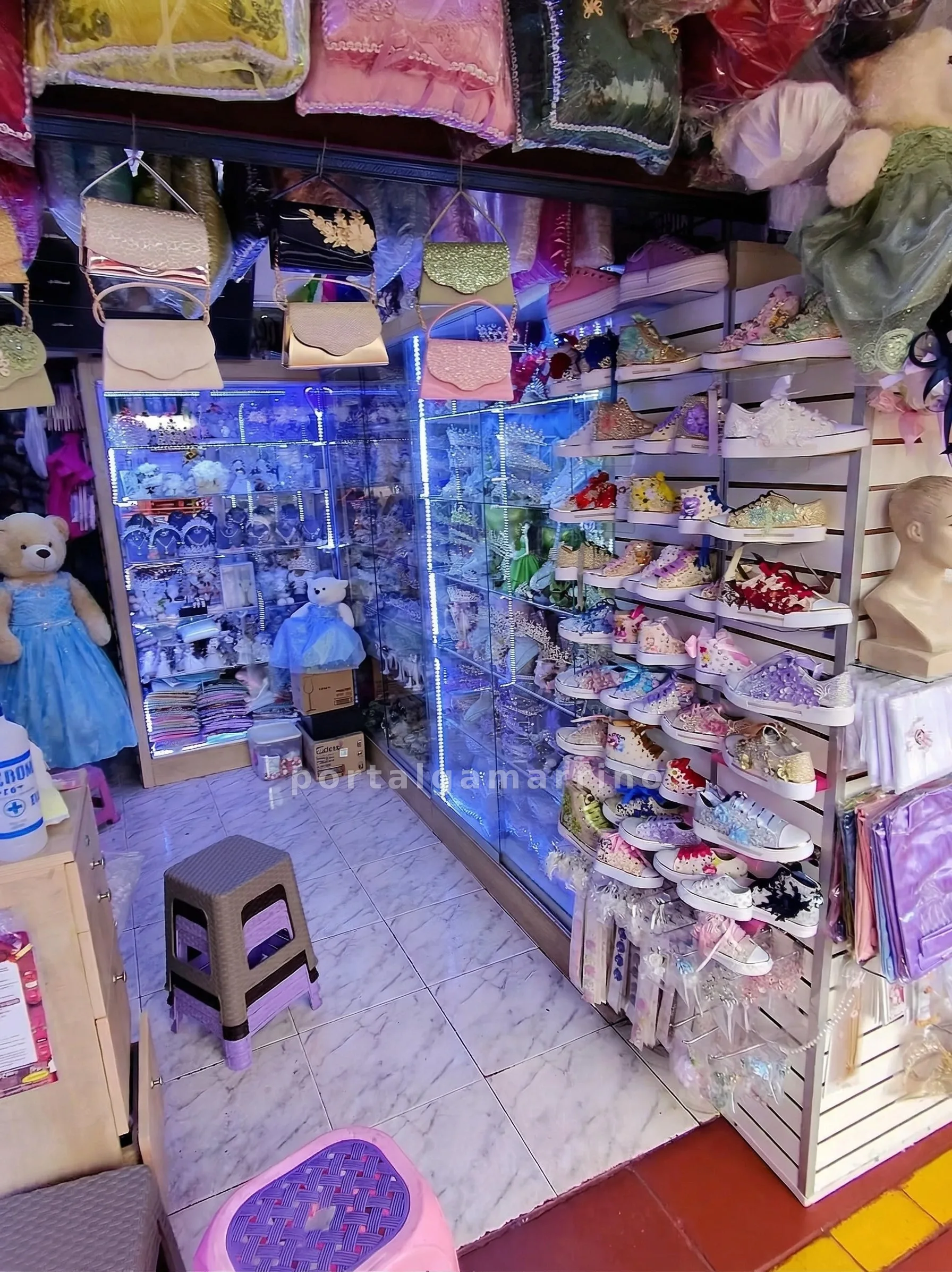 Tienda de accesorios y calzado de ceremonia infantil — Galería El Rey