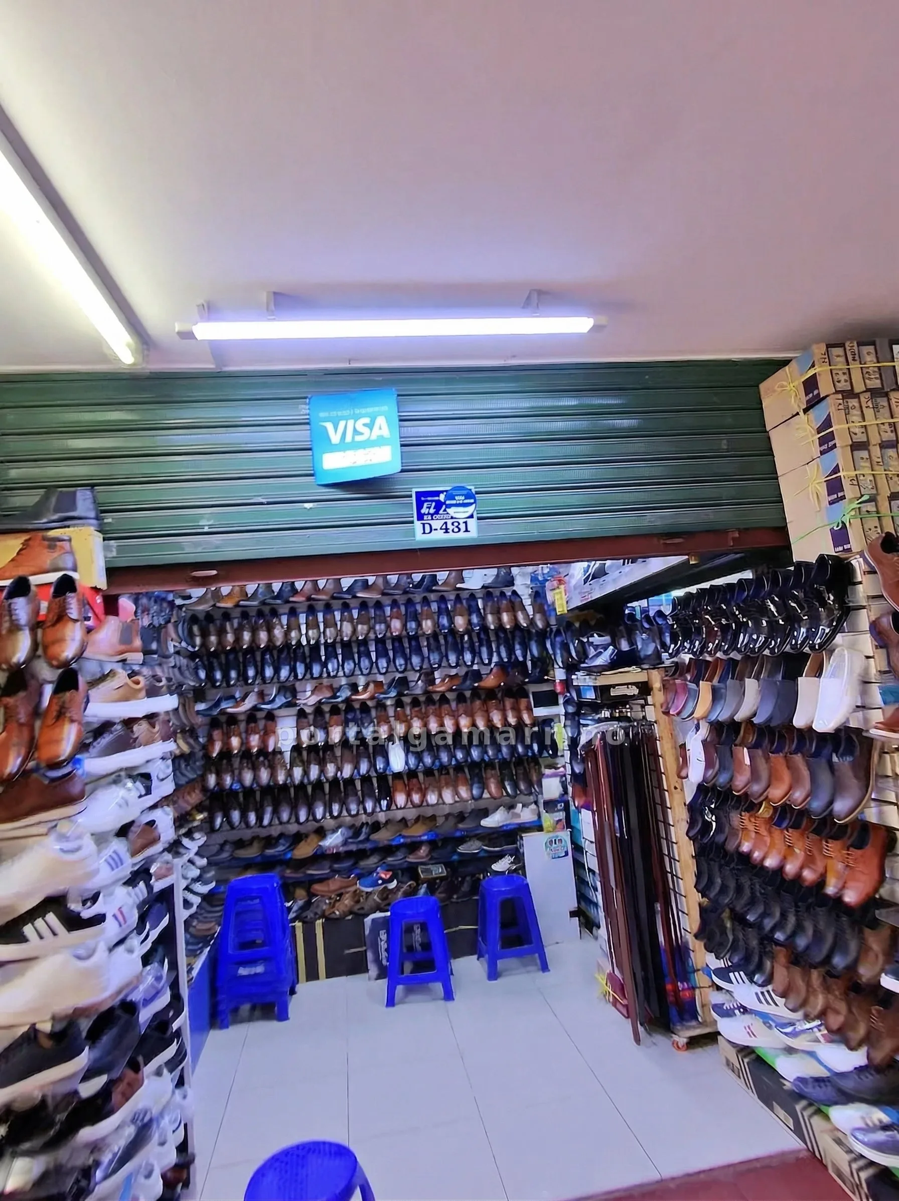 Zapatería de calzado para hombre y zapatillas — Galería El Rey