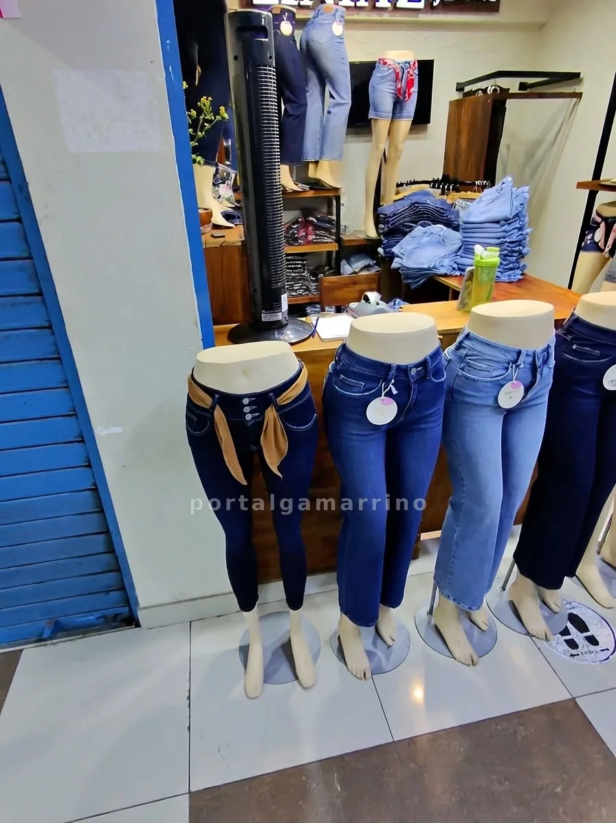 Tienda de Jeans y Shorts de Denim para Mujer · Ropa y Moda · Ropa para mujer — foto 2