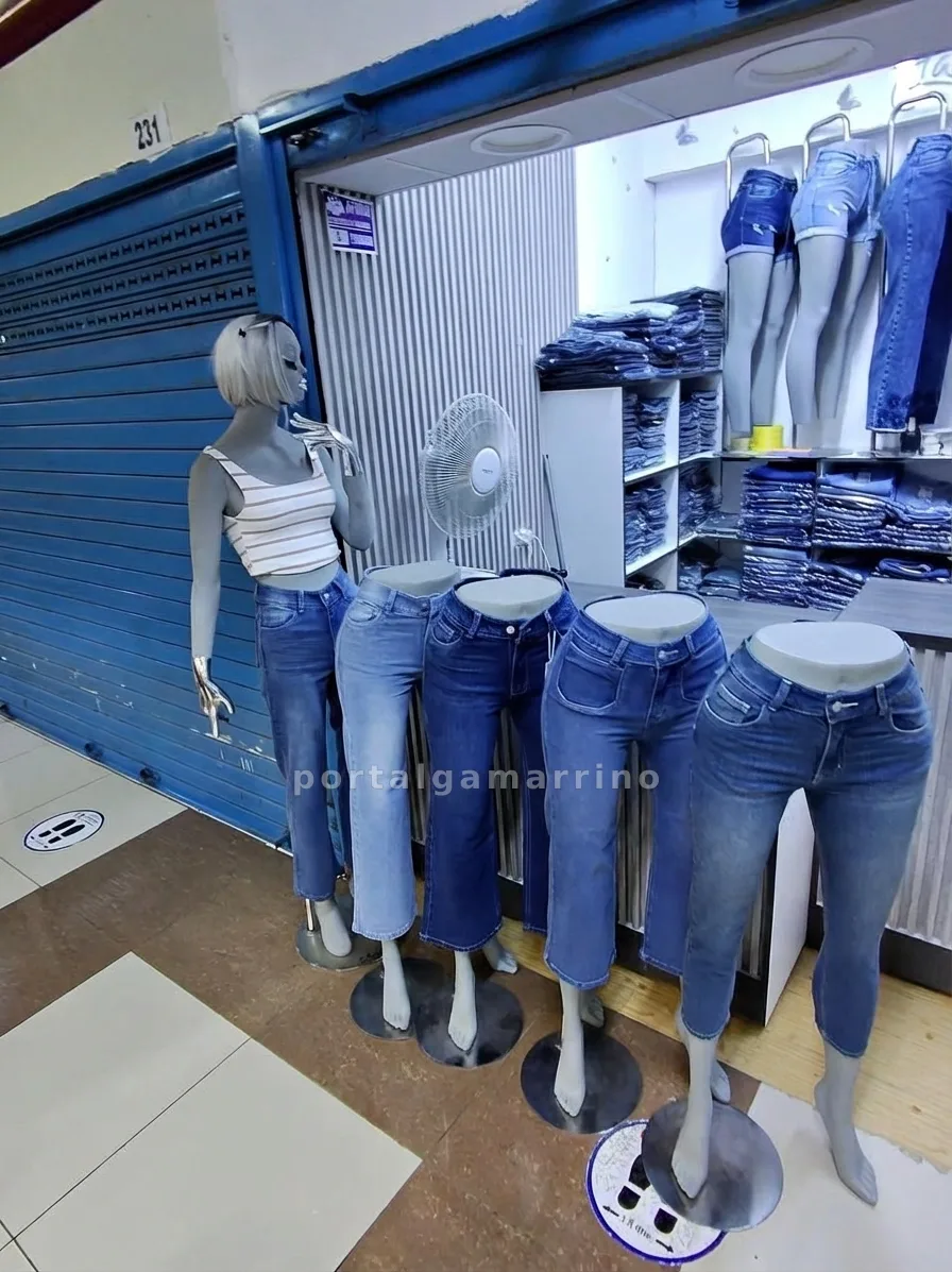 Tienda de Jeans y Shorts de Denim para Mujer · Ropa y Moda · Ropa para mujer — foto 2