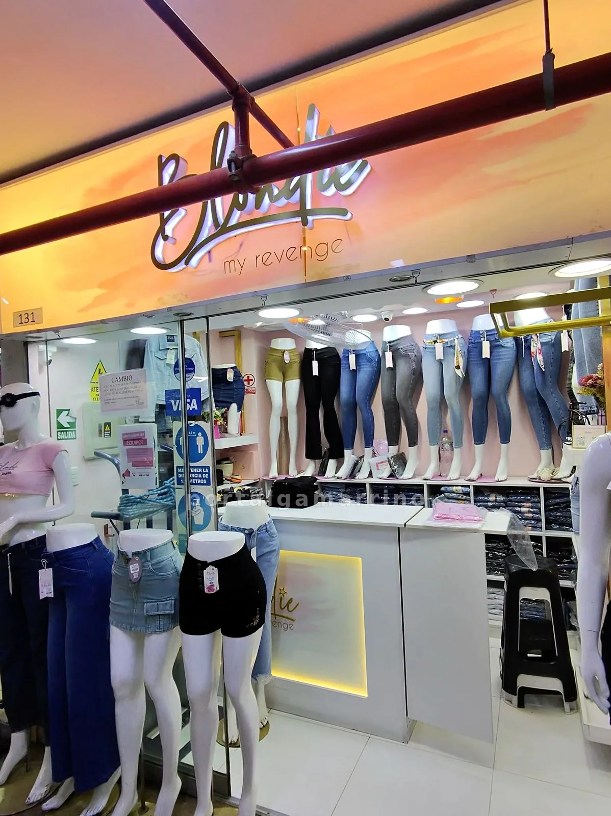 Tienda de Moda Denim Femenina · Ropa y Moda · Ropa para mujer — foto 3