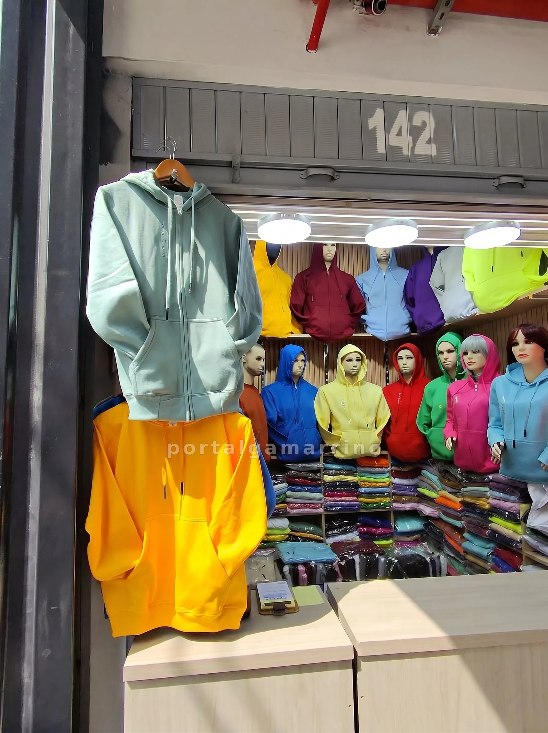 Tienda de Poleras y Hoodies Unisex de Colores · Ropa y Moda · Poleras y Buzos — foto 2