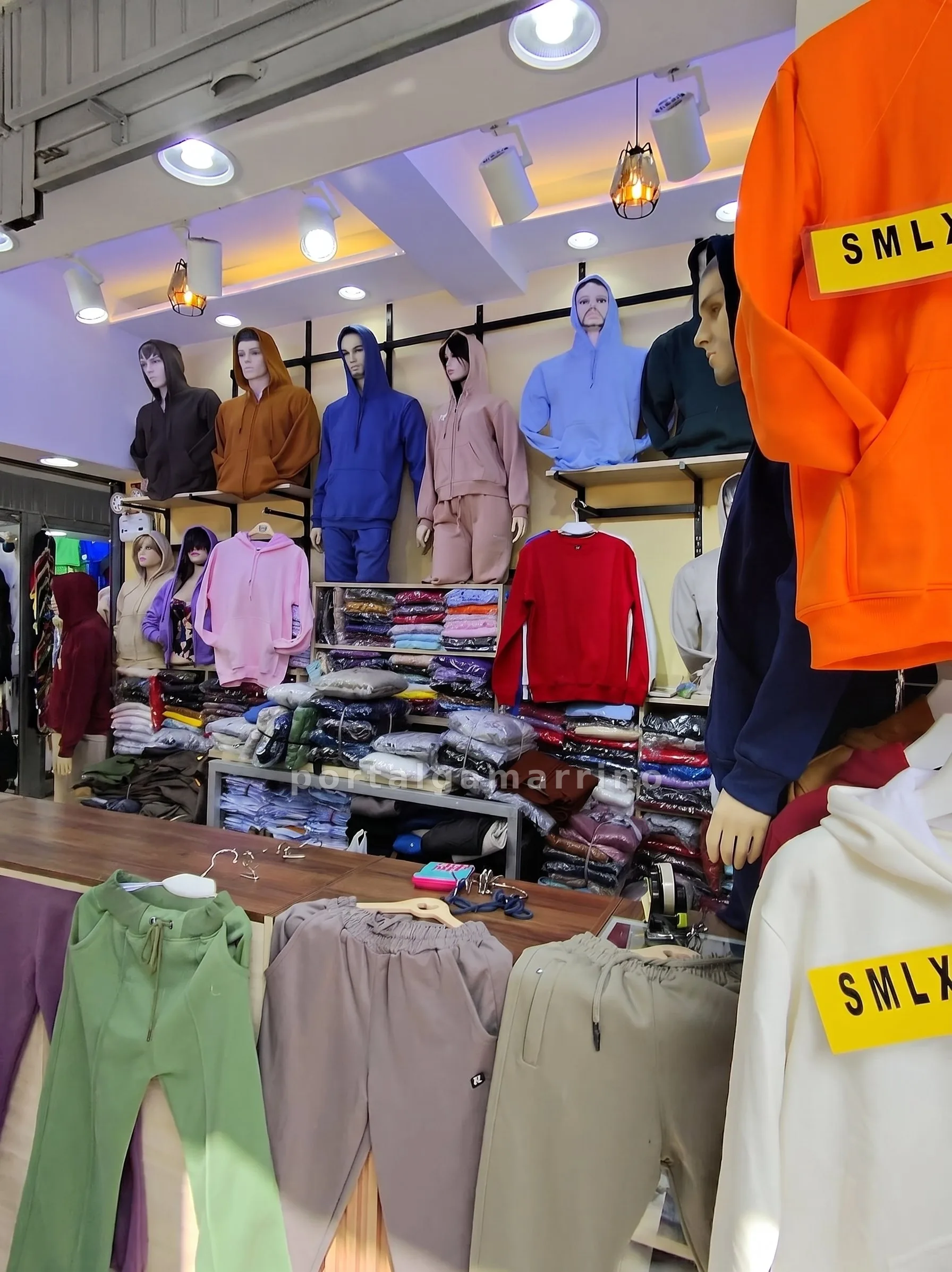 Tienda de Buzos y Poleras Unisex · Ropa y Moda · Poleras y Buzos — foto 2