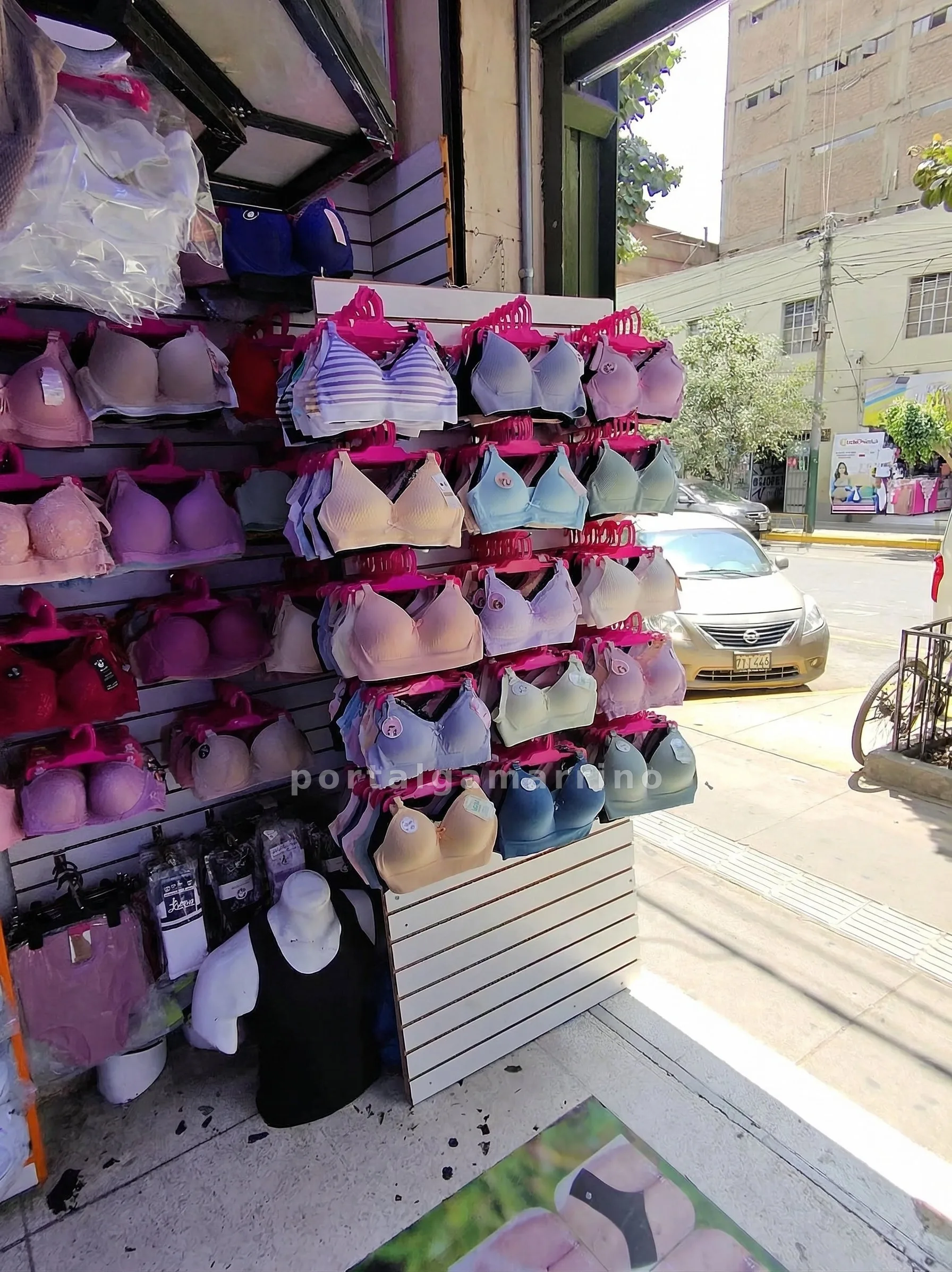 Tienda de Ropa Interior y Lencería · Ropa y Moda · Ropa Interior — foto 4