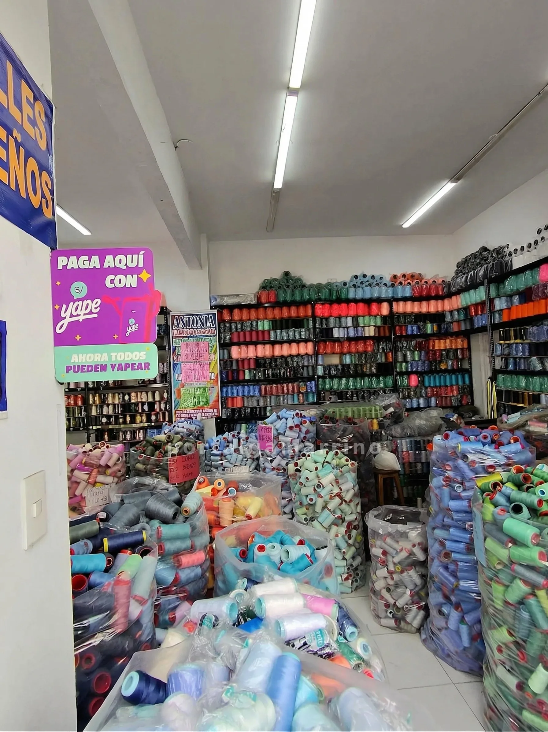 Tienda de Hilos y Conos para Confección · Insumos para confección · Hilos — foto 1
