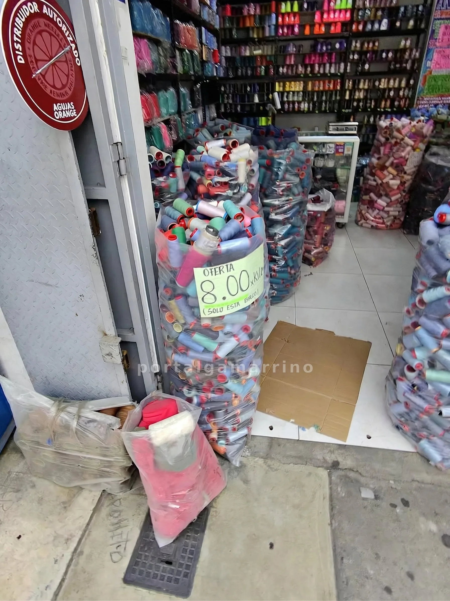 Tienda de Hilos y Conos para Confección · Insumos para confección · Hilos — foto 2