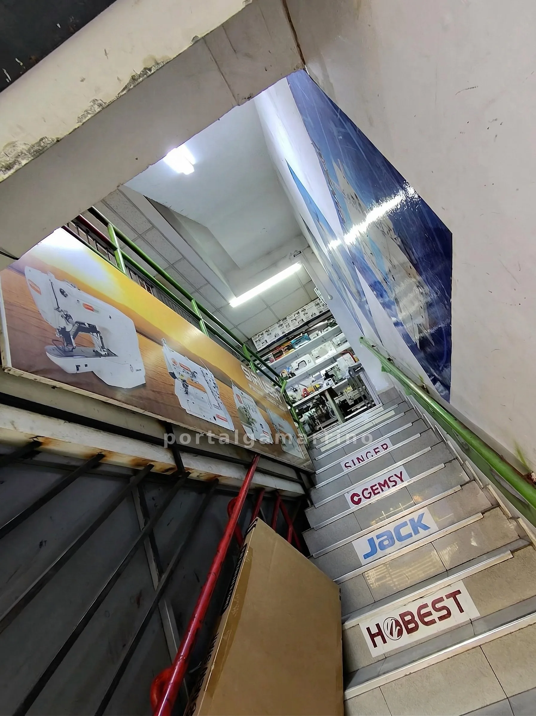 Tienda de Máquinas de Coser y Repuestos · Maquinaria y equipos textiles · Máquinas de confección y estampado — foto 2