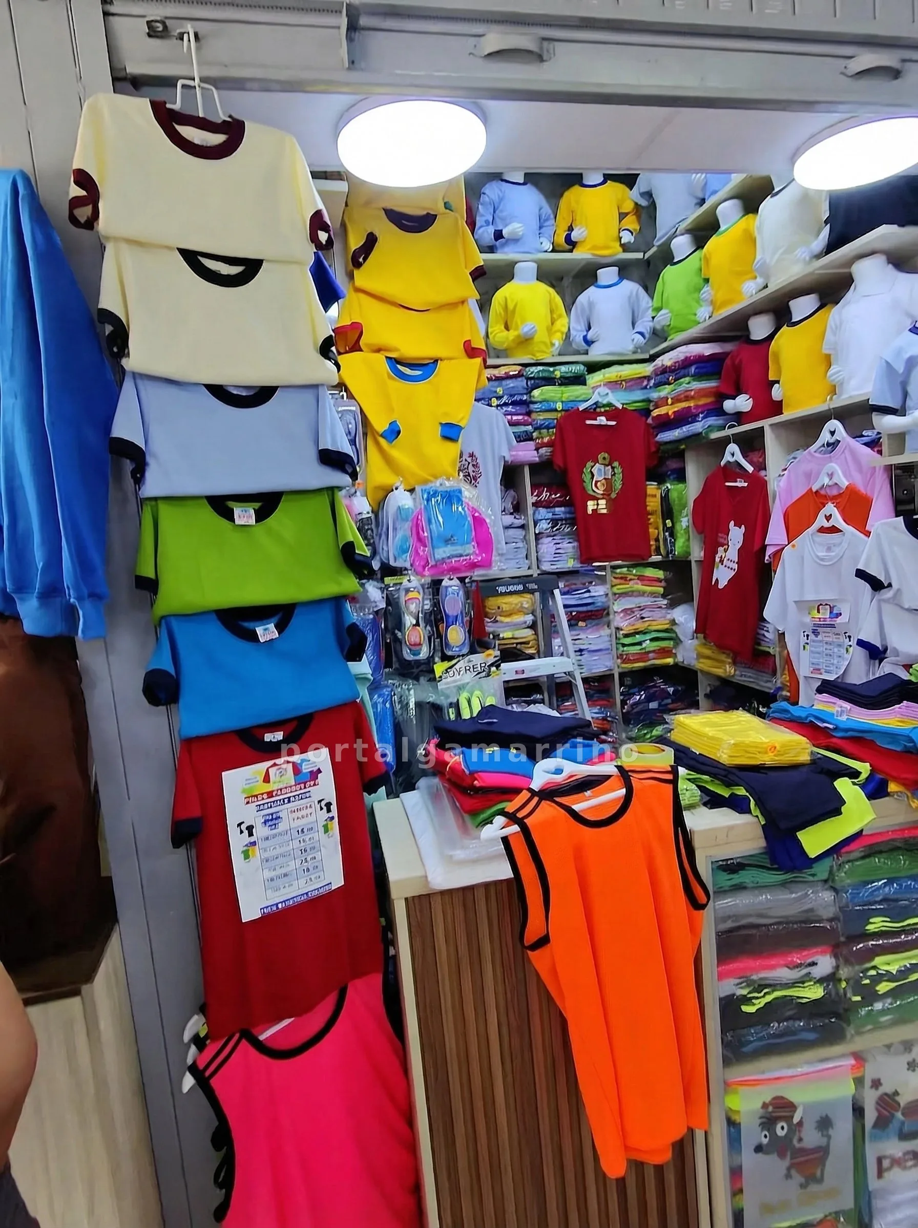 Tienda de uniformes escolares y polos básicos · Uniformes y ropa corporativa · Ropa Escolar — foto 2