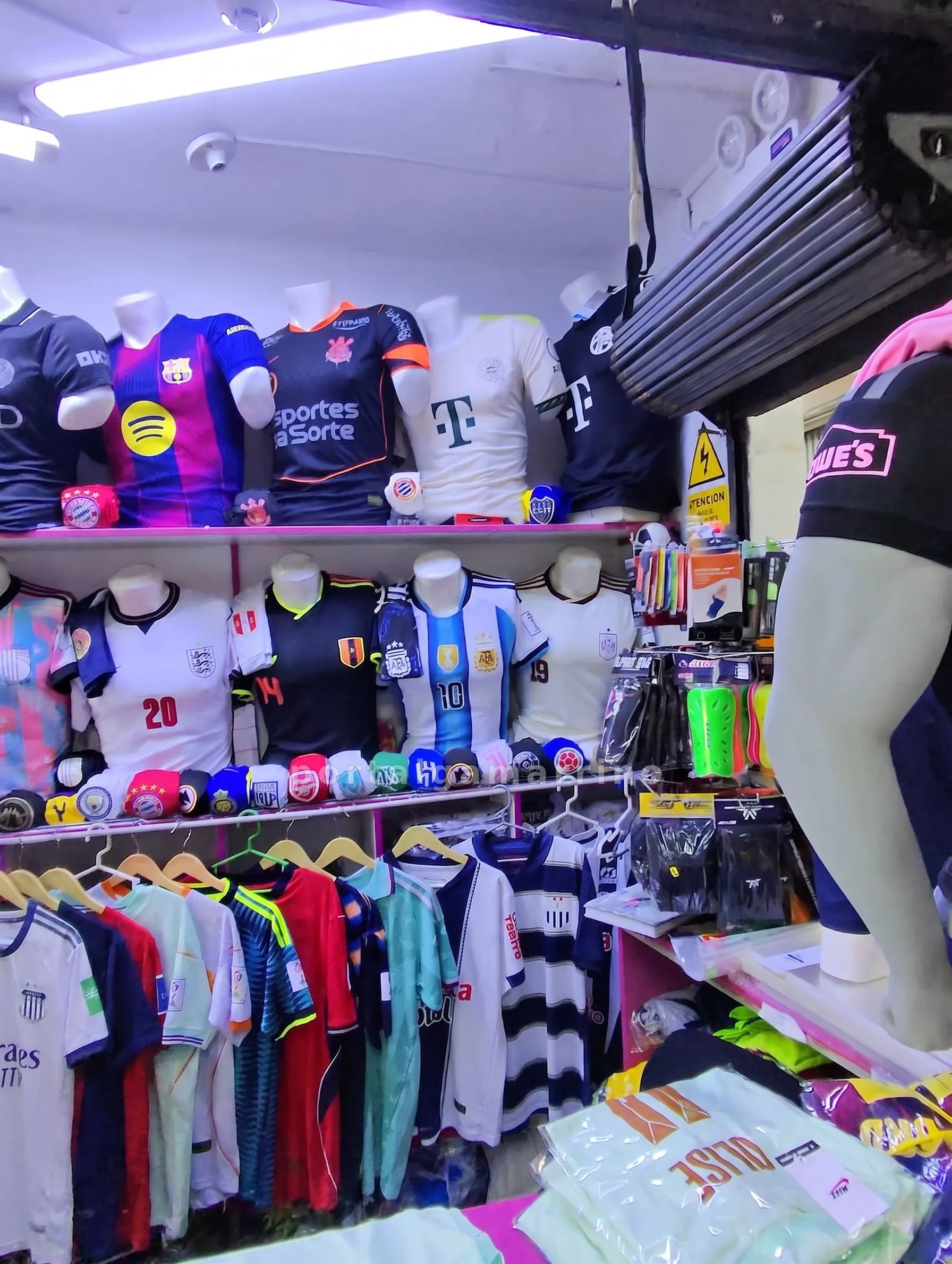 Tienda de Camisetas y Uniformes de Fútbol · Ropa Deportiva · Camisetas Deportivas — foto 2