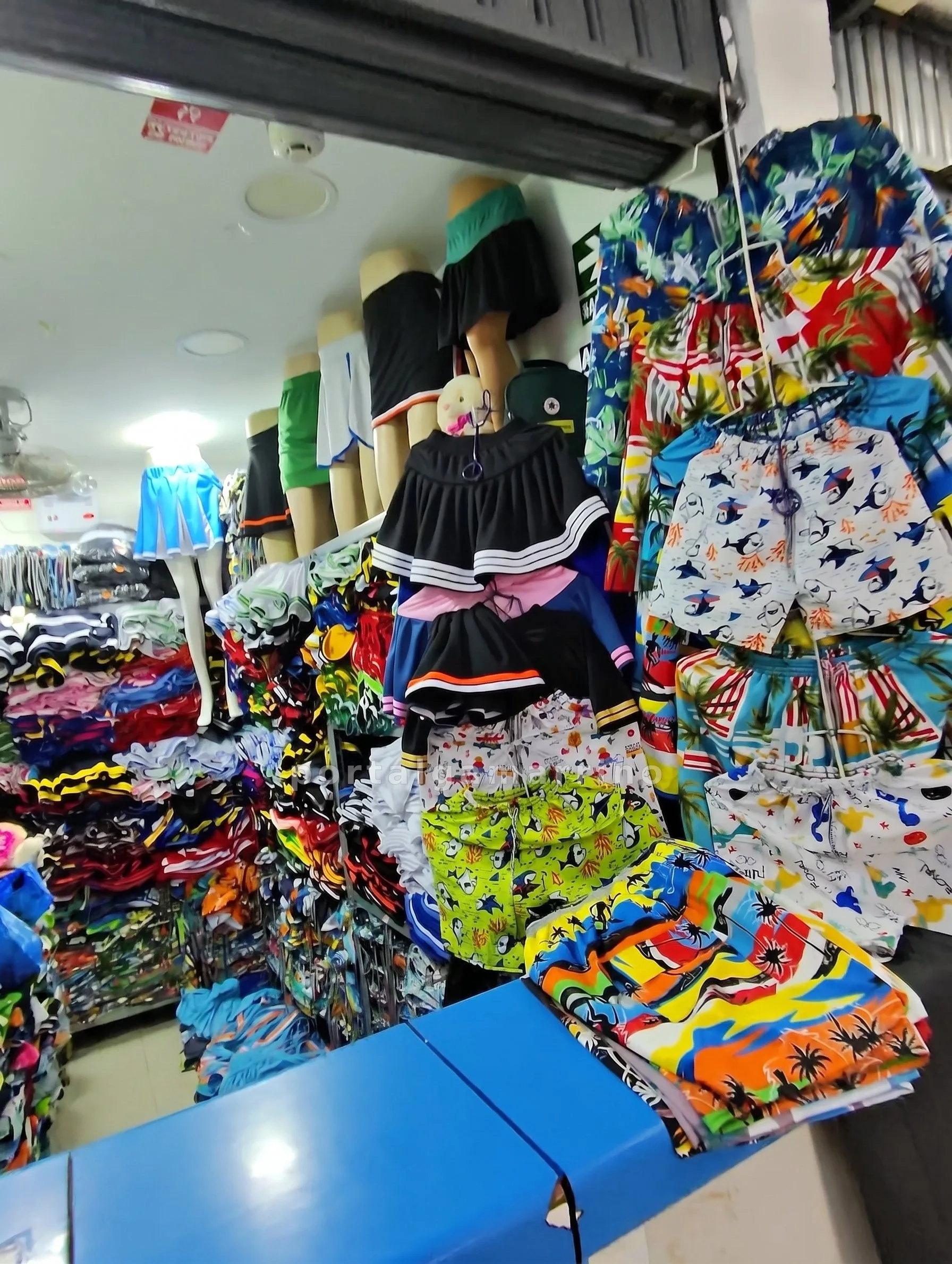Tienda de Ropa de Playa y Faldas · Ropa Deportiva · Faldas Deportivas — foto 2
