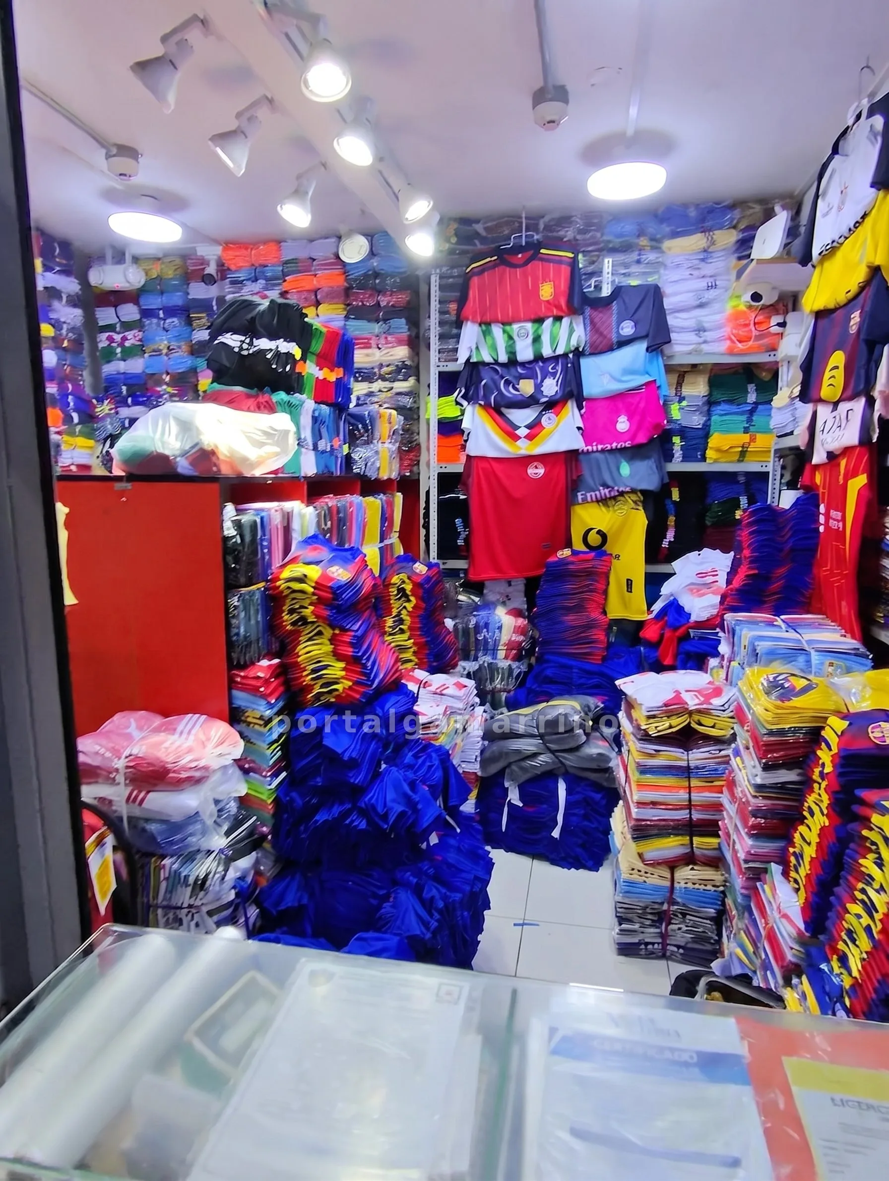 Tienda de camisetas y uniformes de fútbol para Adultos y Niños · Ropa Deportiva · Camisetas Deportivas — foto 1