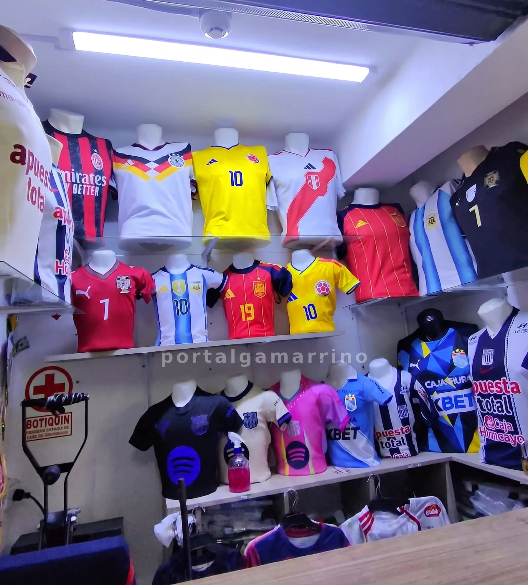 Tienda de Camisetas de Fútbol y Uniformes Deportivos · Ropa Deportiva · Camisetas Deportivas — foto 2