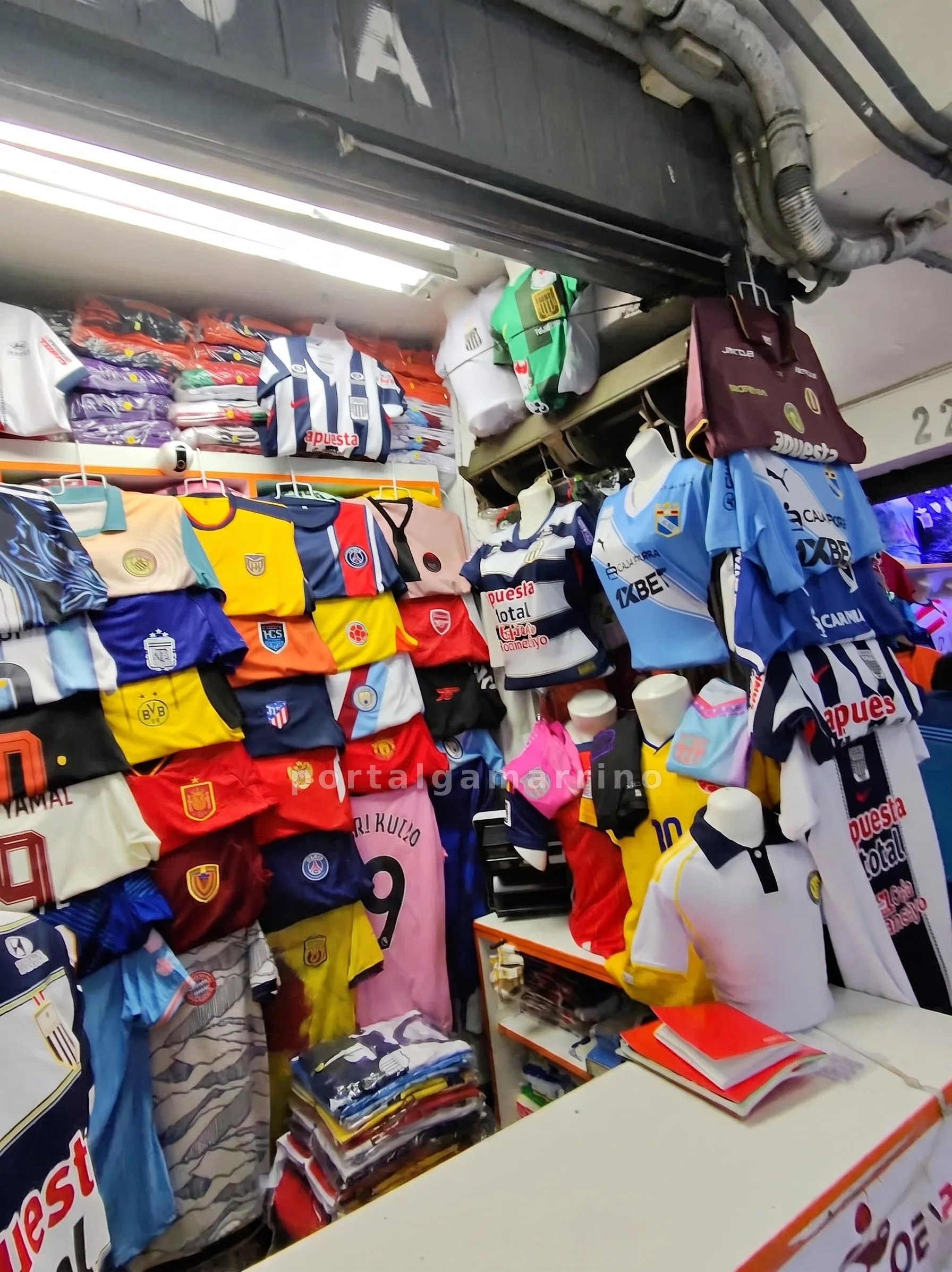 Tienda de Camisetas y Uniformes de Fútbol — Galería Humboldt